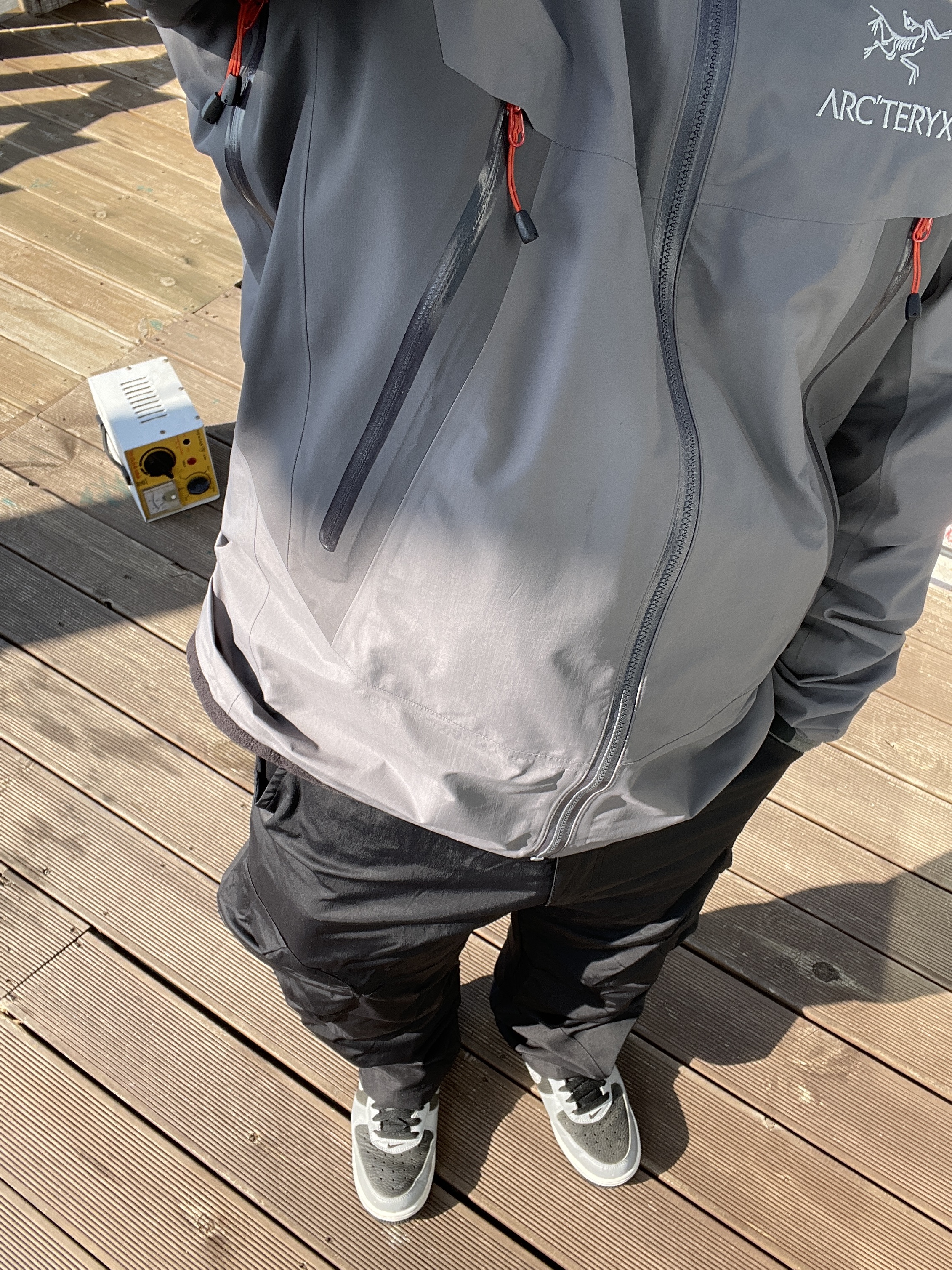 Arc'teryx Beta SL Hybrid Jacket Exosphere, Arc'teryx Beta LT Jacket Pixel 착용 스타일 - 2
