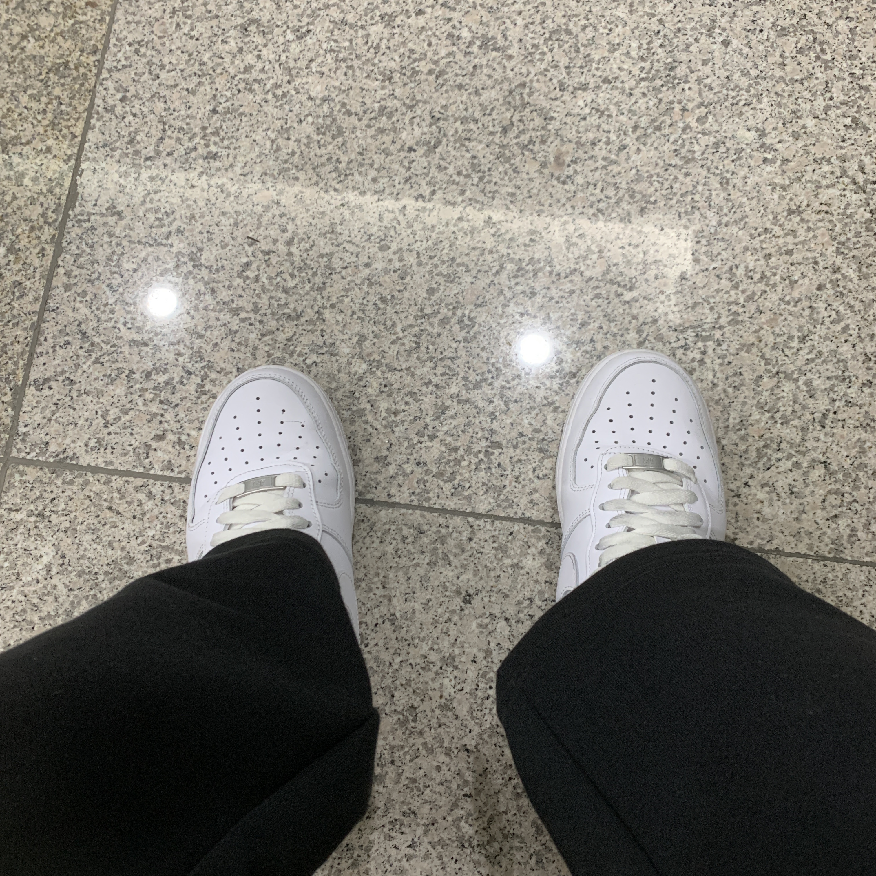 Nike Air Force 1 '07 Low White 착용 스타일