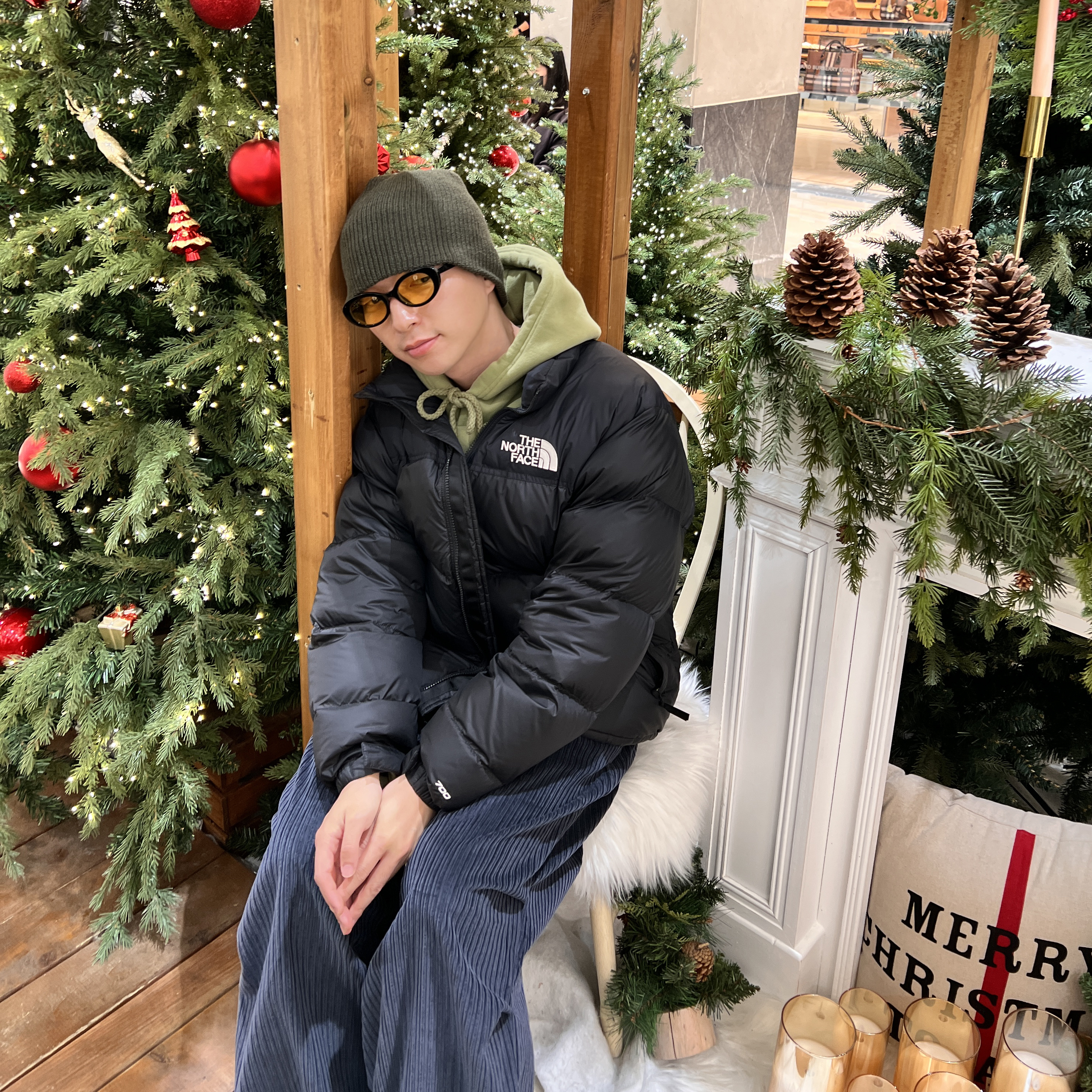 The North Face Nuptse Hybrid Down Ball Jacket Black 착용 스타일 - 3