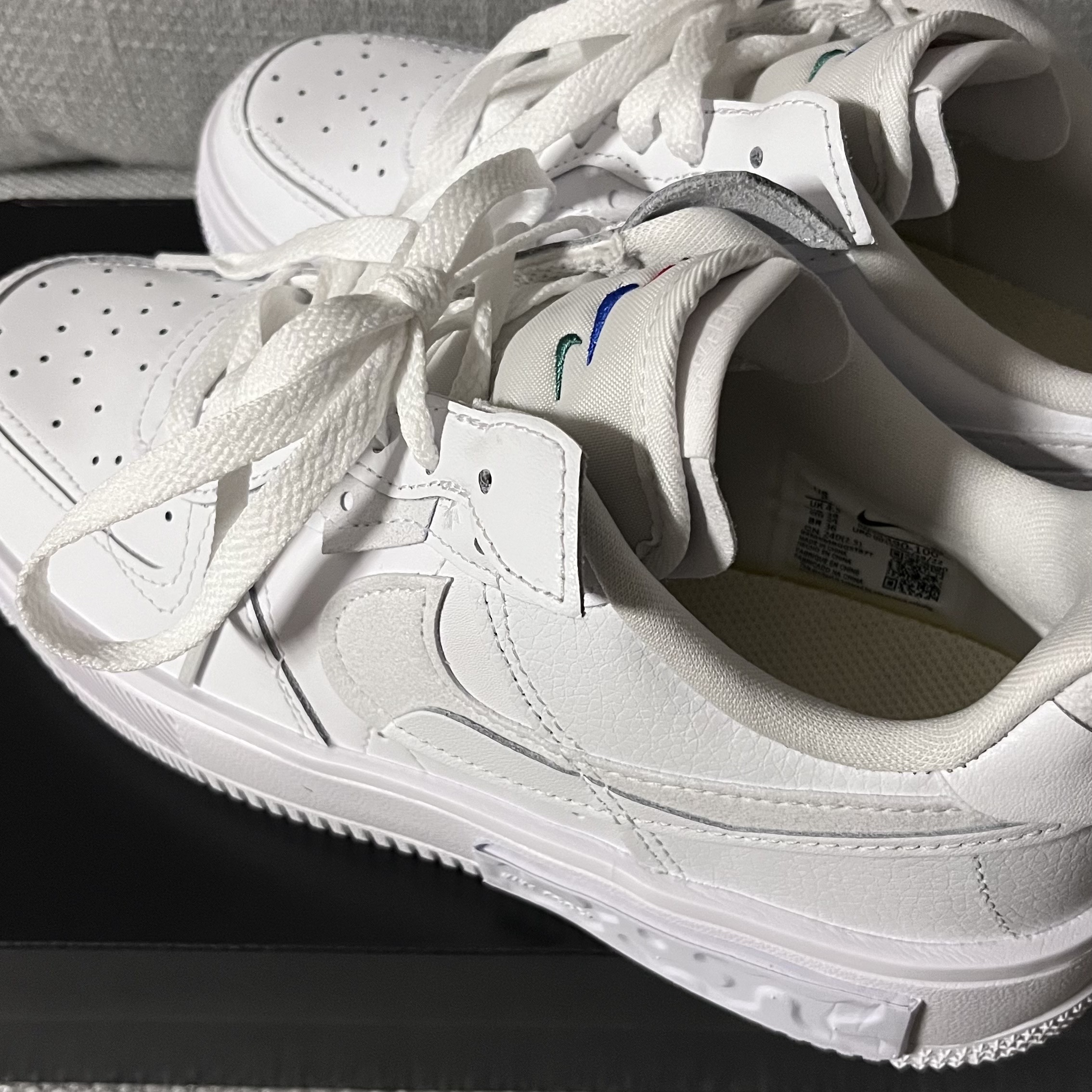 (W) Nike Air Force 1 Fontanka White 착용 스타일 - 2