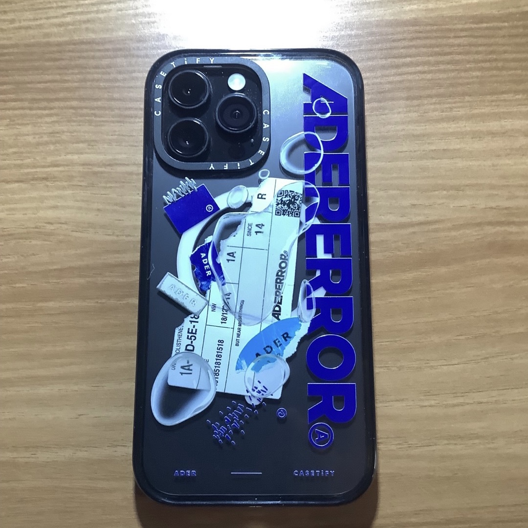 Casetify x Ader Error iPhone Sticker Magsafe Case Clear 착용 스타일 - 1