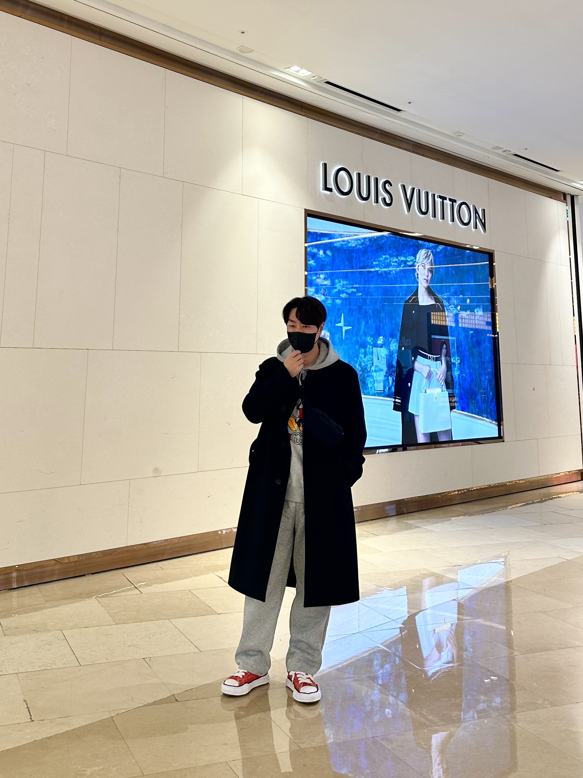 Maison Mihara Yasuhiro Peterson OG Sole Canvas Low Sneakers Orange, Bottega Veneta Padded Tech Cassette Belt Bag Black Parakeet 착용 스타일 - 3