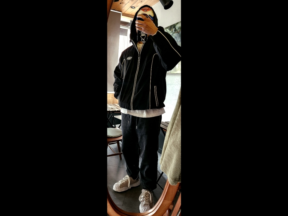 Maison Mihara Yasuhiro Blakey OG STC Sole Paper Like Leather Low-top Sneakers White, Diesel C-Pavel Logo Patches Baseball Cap White 착용 스타일