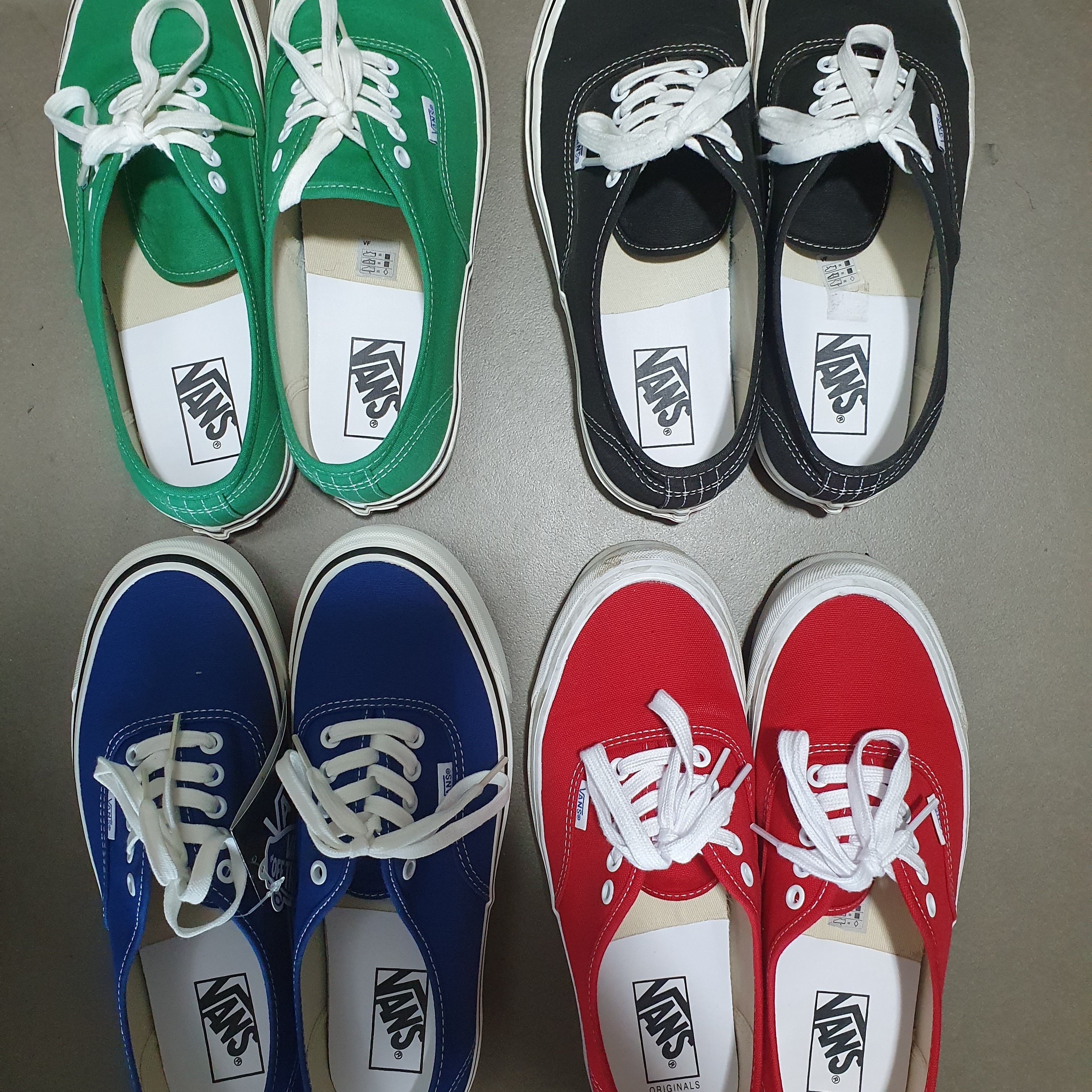 Vans Vault OG Authentic LX Red 착용 스타일