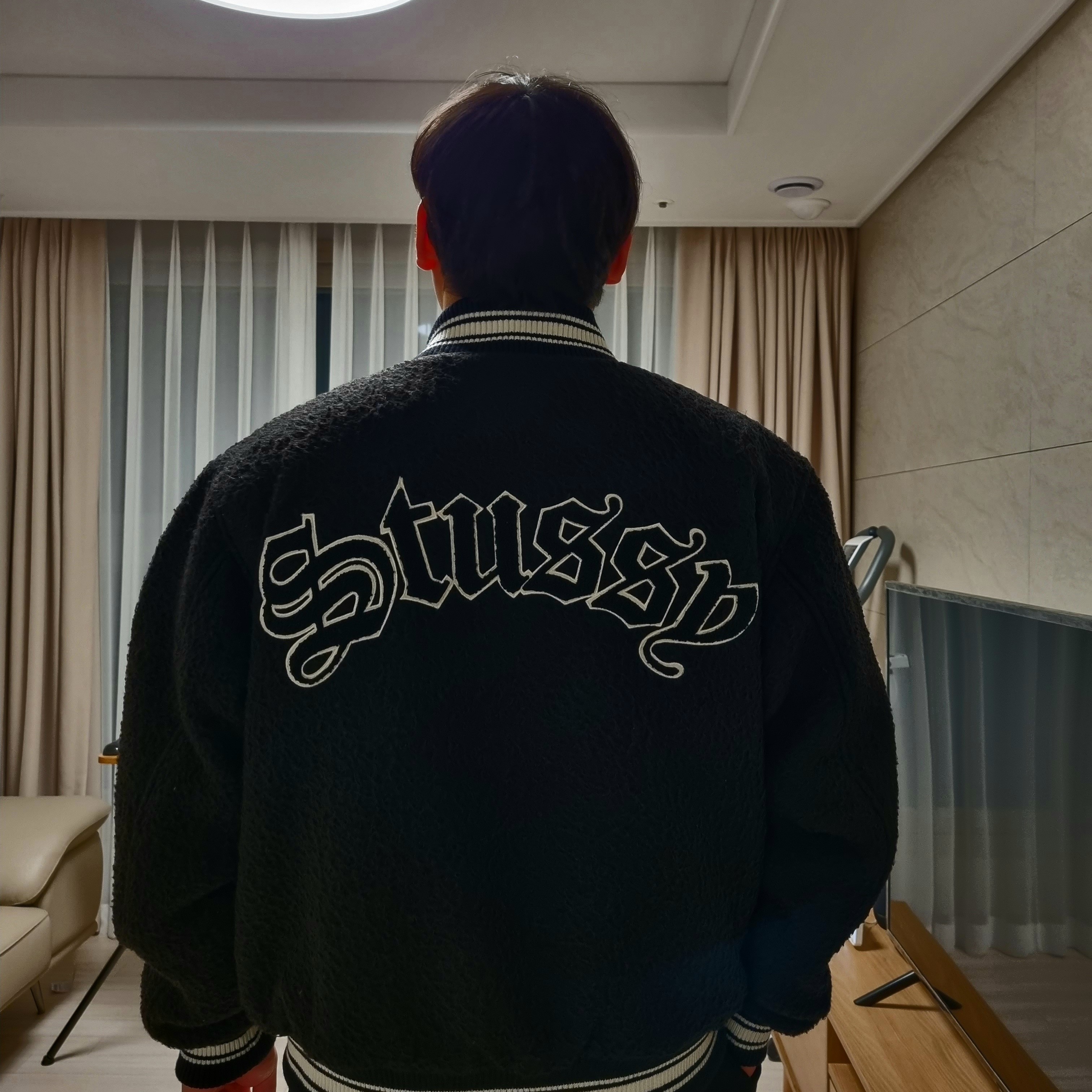 Stussy Casentino Wool Varsity Jacket Black 착용 스타일