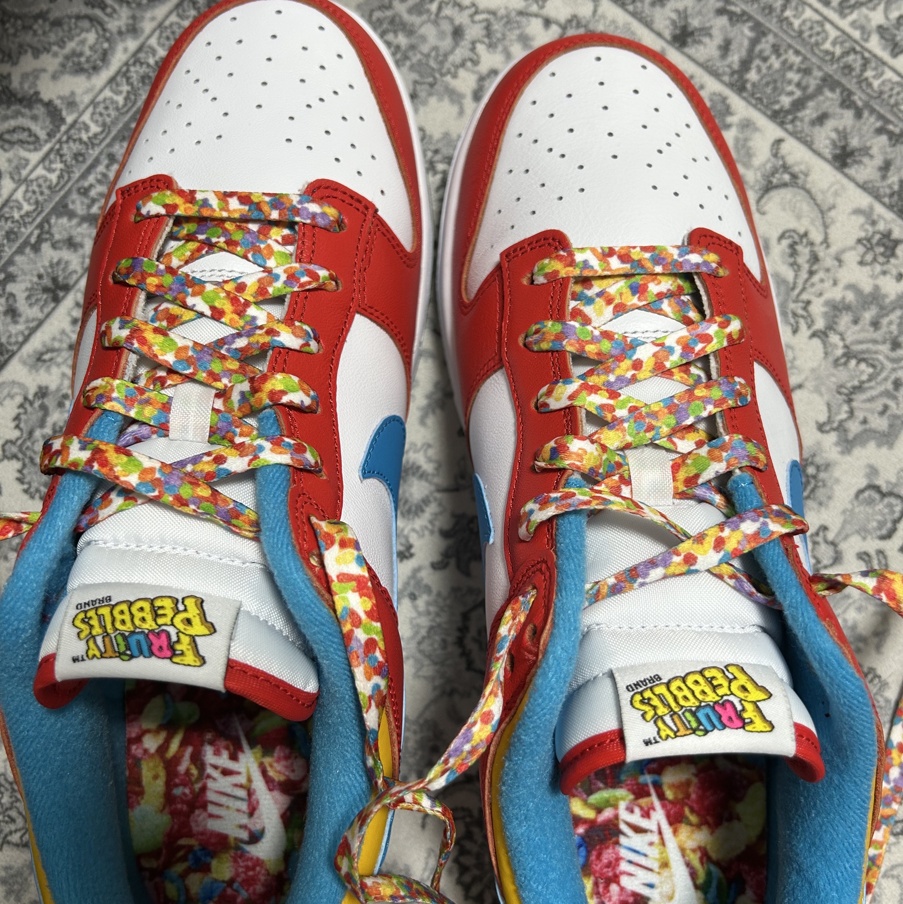 Nike x LeBron James x Fruity Pebbles Dunk Low QS Habanero Red 착용 스타일 - 2