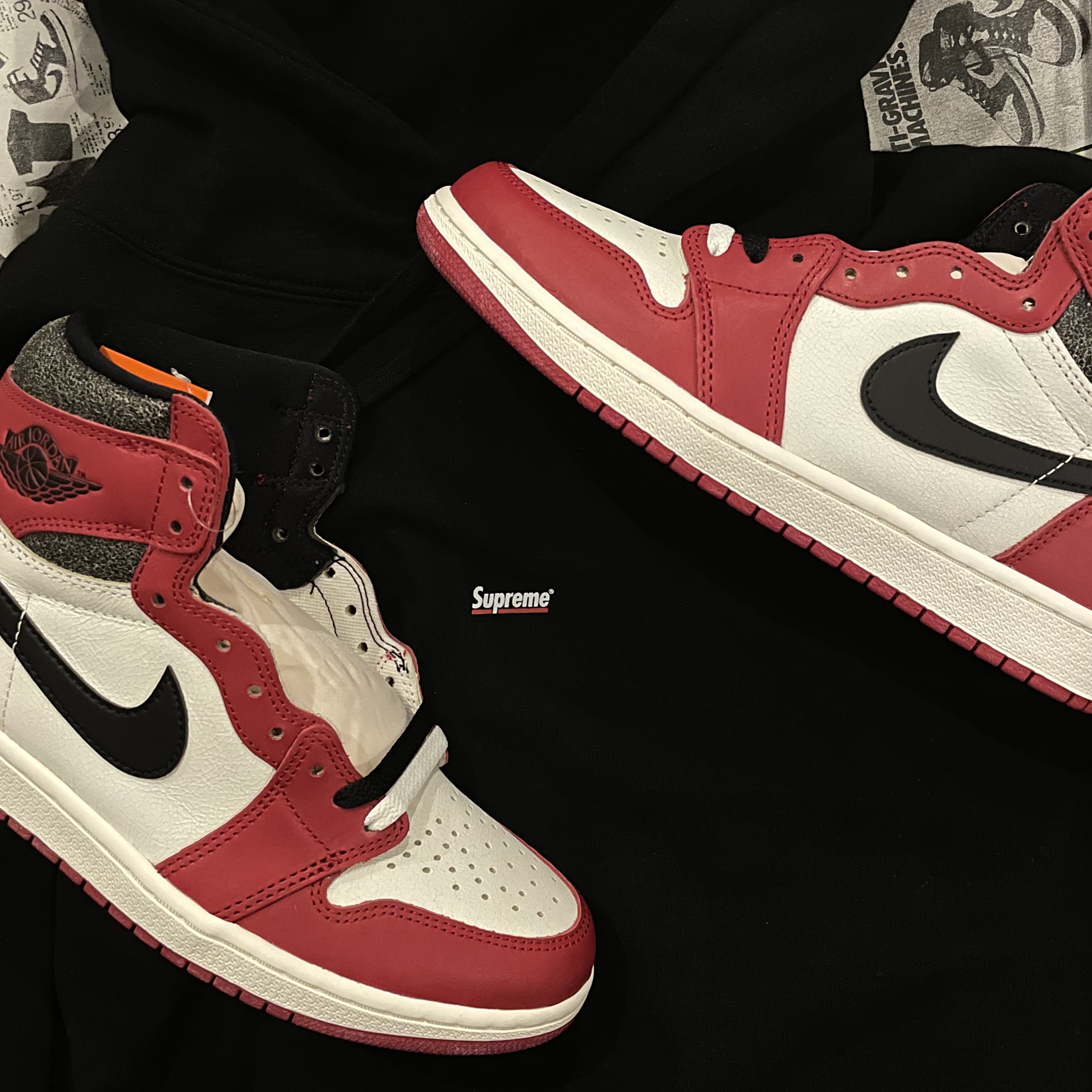 Jordan 1 Retro High OG Chicago 2022, Supreme Underline Hooded Sweatshirt Black - 22FW 착용 스타일