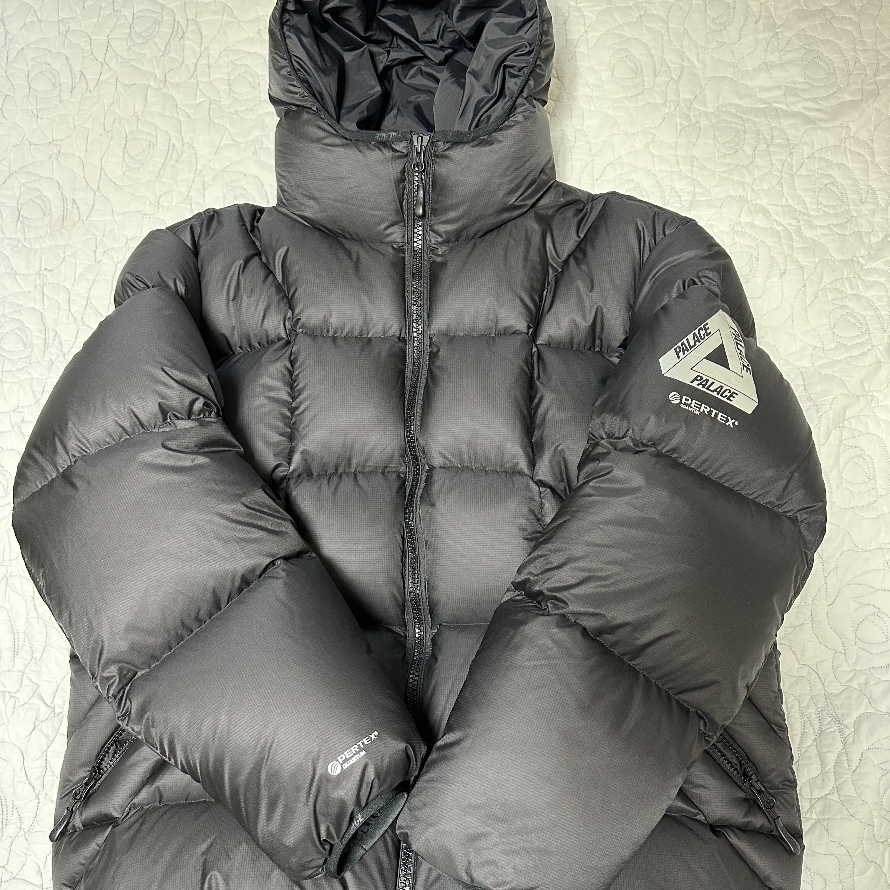 Palace Pertex Frost Balaclava Puffa Black - 22FW 착용 스타일
