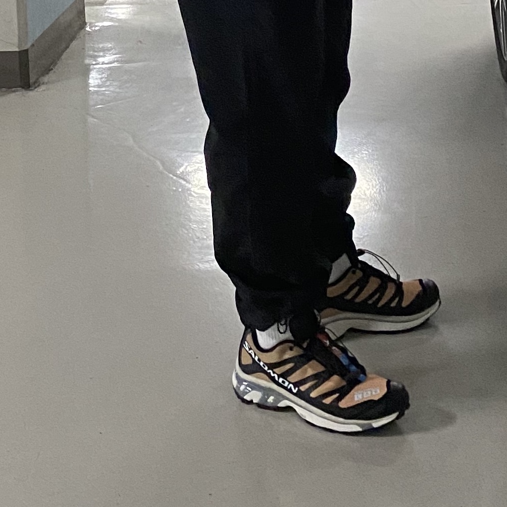 Salomon XT-4 Tobacco Brown 착용 스타일