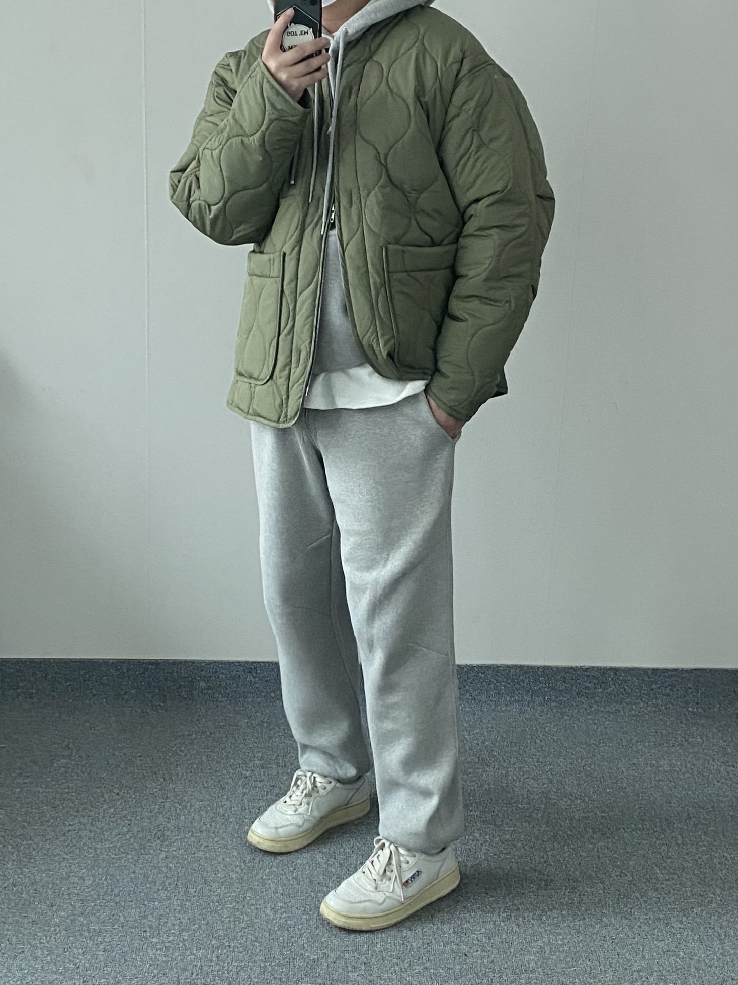 Autry Medalist Low Leather Sneakers White 착용 스타일
