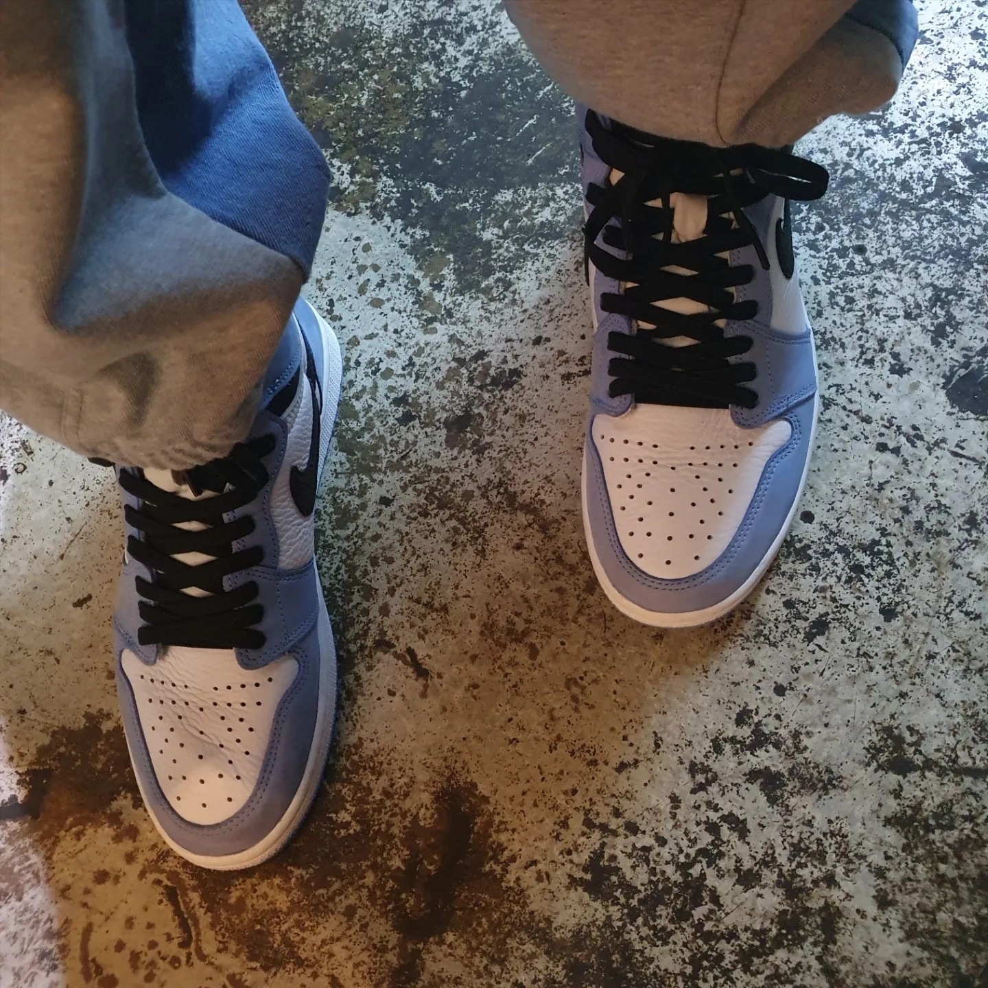 Jordan 1 Retro High OG University Blue, Nike NSW Swoosh Therma-Fit Bomber Black - Asia 착용 스타일 - 1