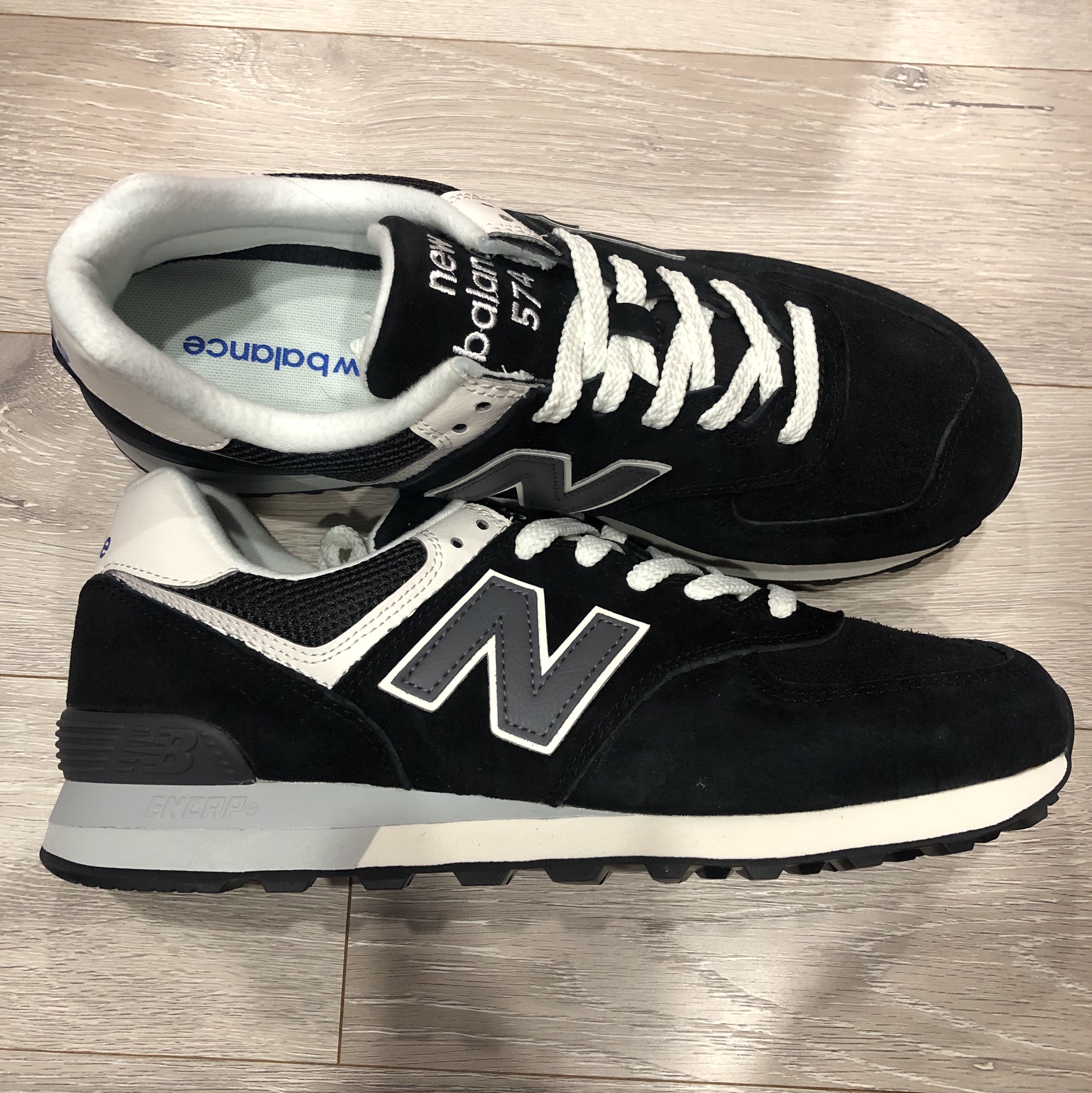 New Balance 574 Black White 착용 스타일