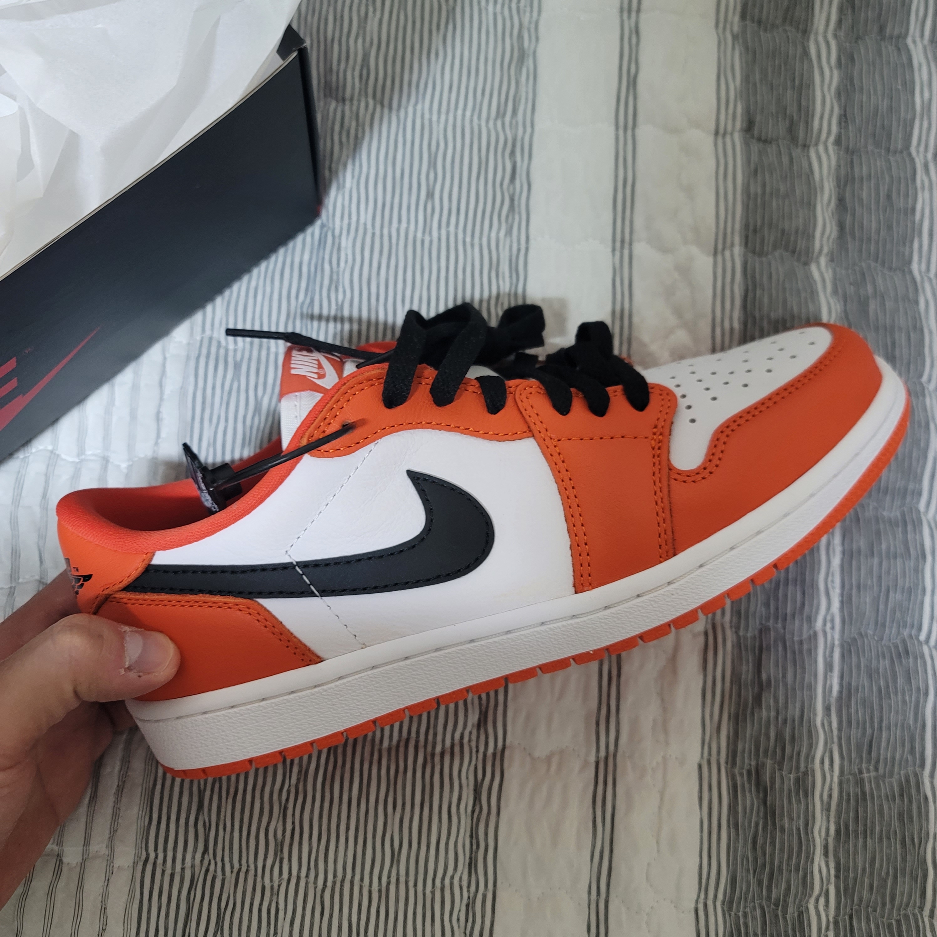 Jordan 1 Low OG Starfish 착용 스타일