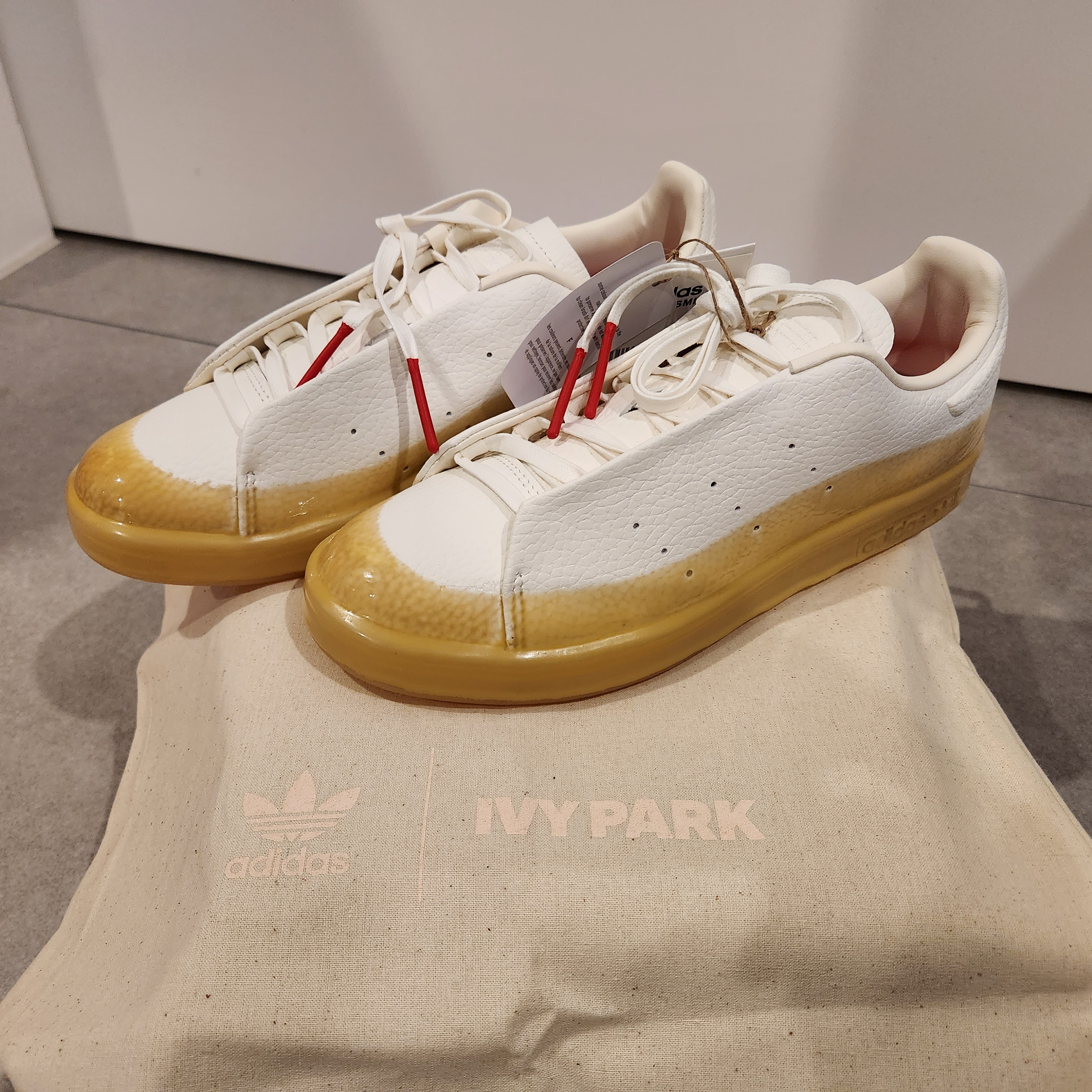 Adidas x Beyonce Ivy Park Stan Smith Dipped Ivy Heart 착용 스타일 - 4