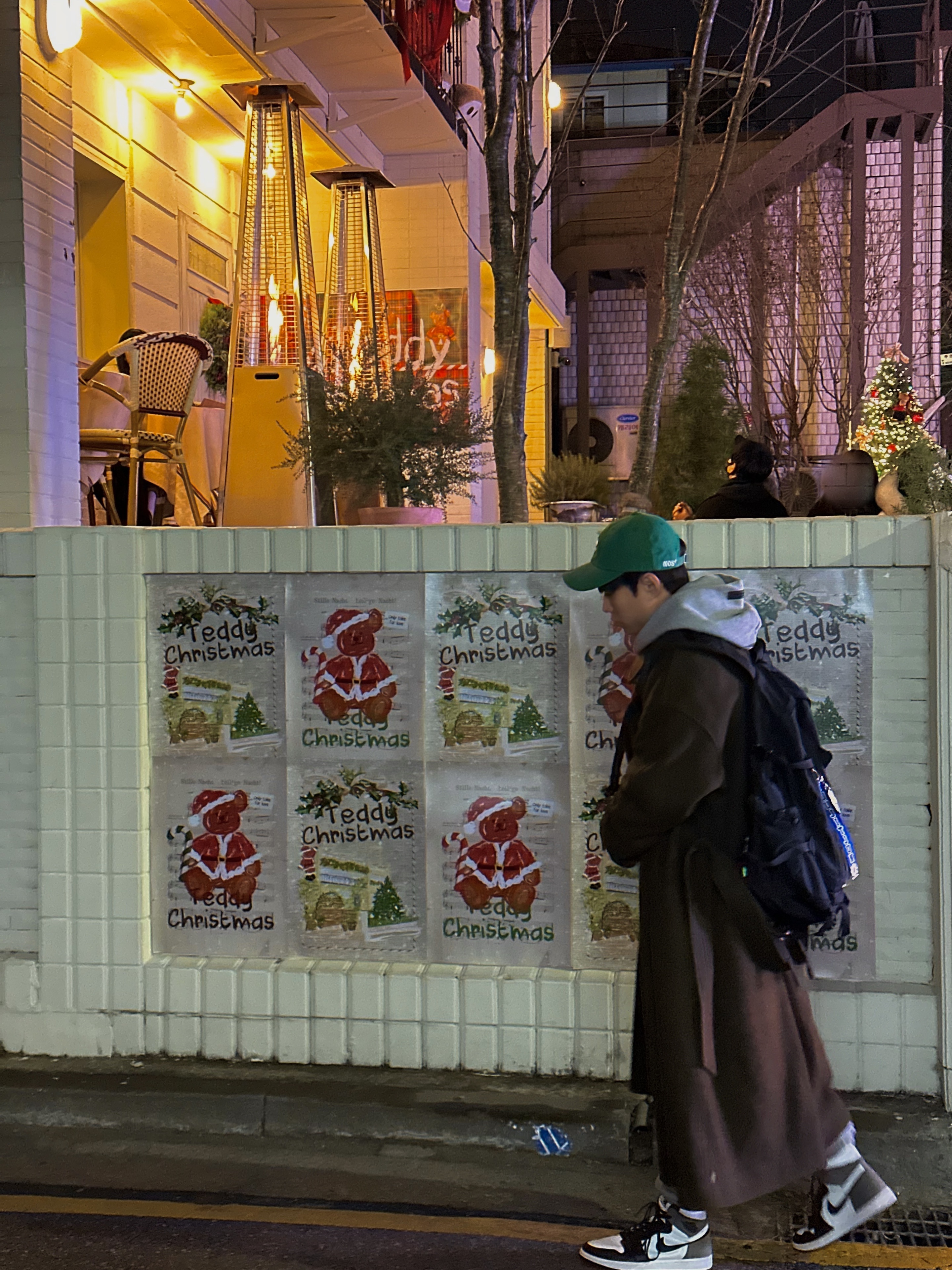 NOS7 Signature Symbol Ball Cap Green, Essentials The Core Collection Hoodie Dark Oatmeal 착용 스타일 - 1
