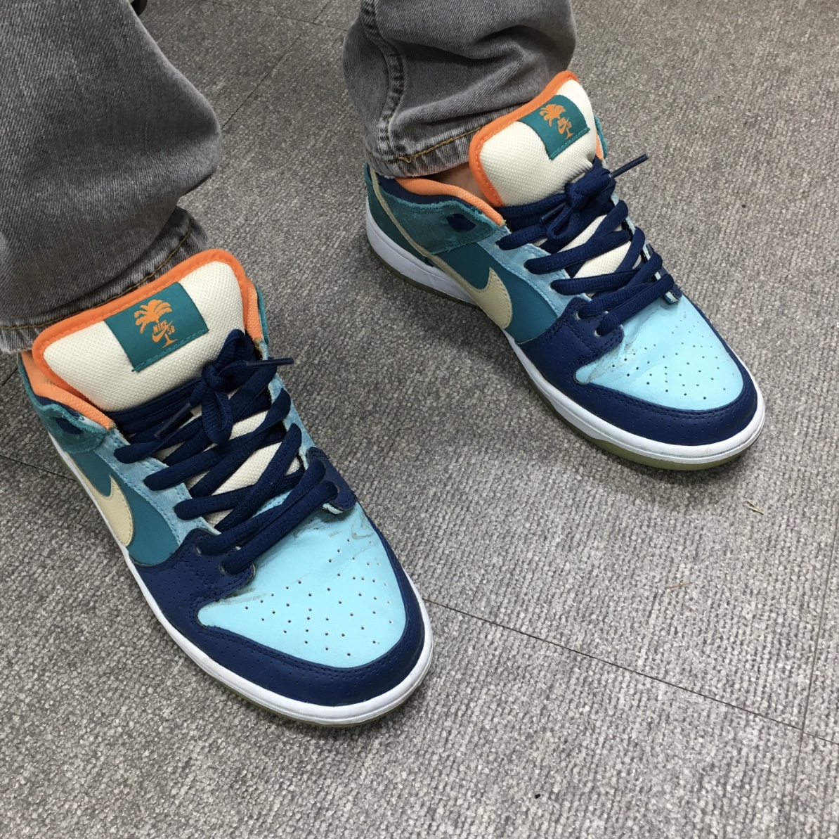 Nike SB Dunk Low MIA Skate Shop 착용 스타일