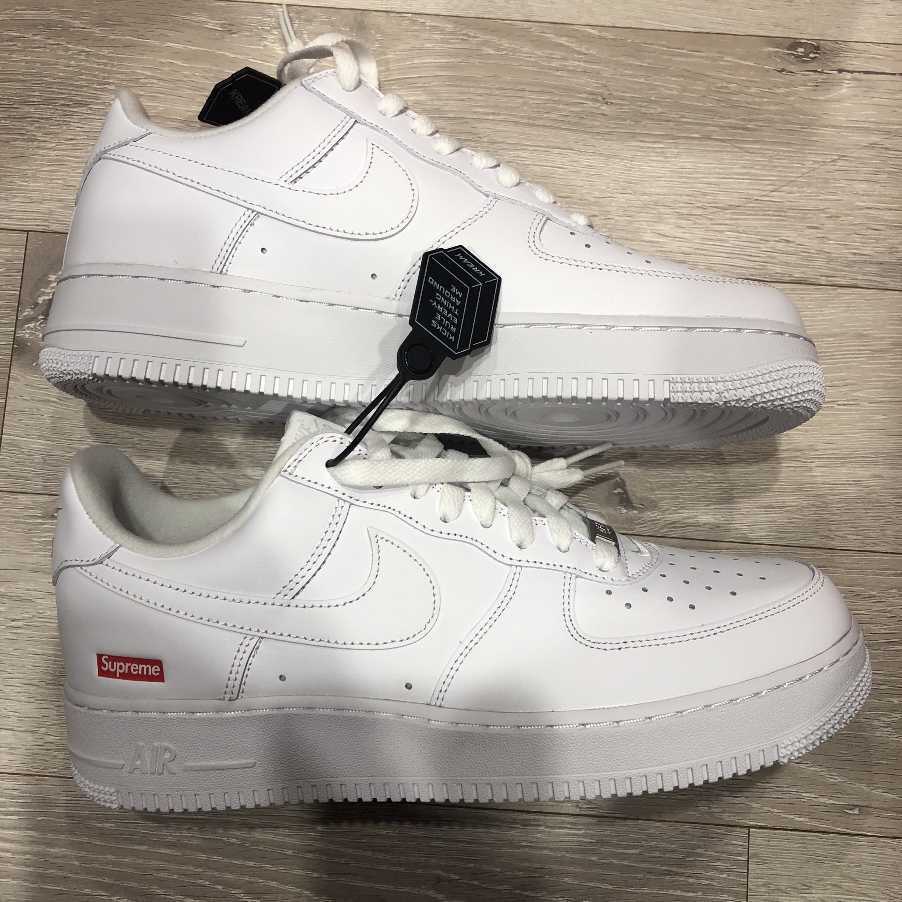 Nike x Supreme Air Force 1 Low White 착용 스타일