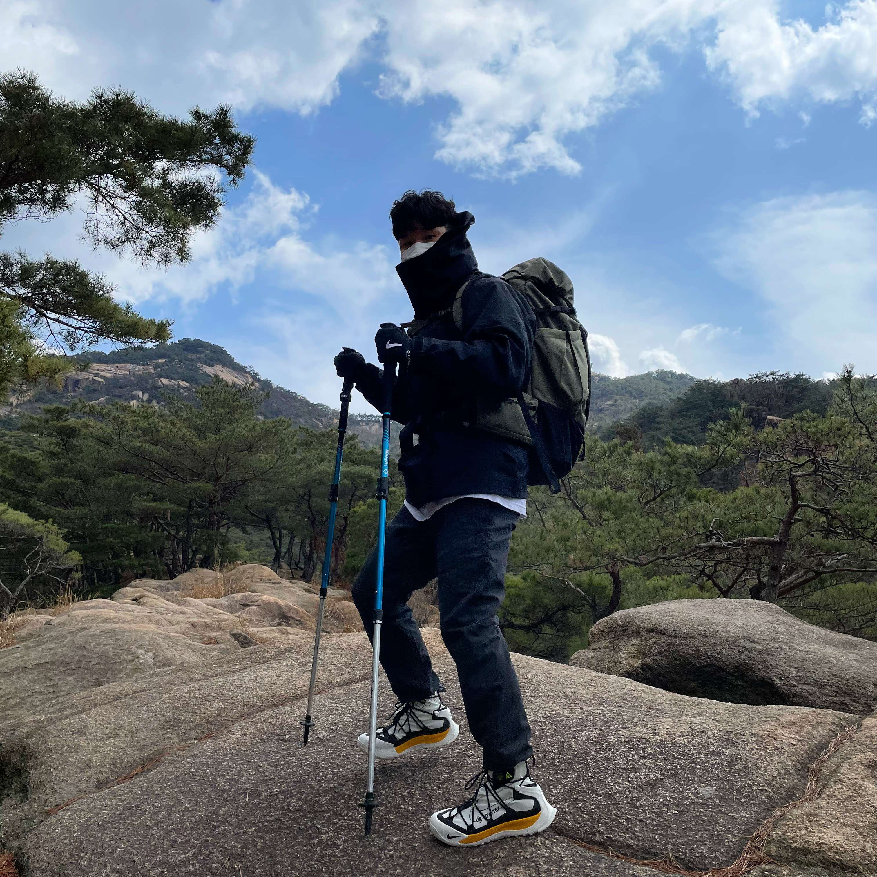 Nike ACG Terra Antarktik Gore-Tex Summit White, Nike ACG Gore-Tex Jacket Black Anthracite 착용 스타일