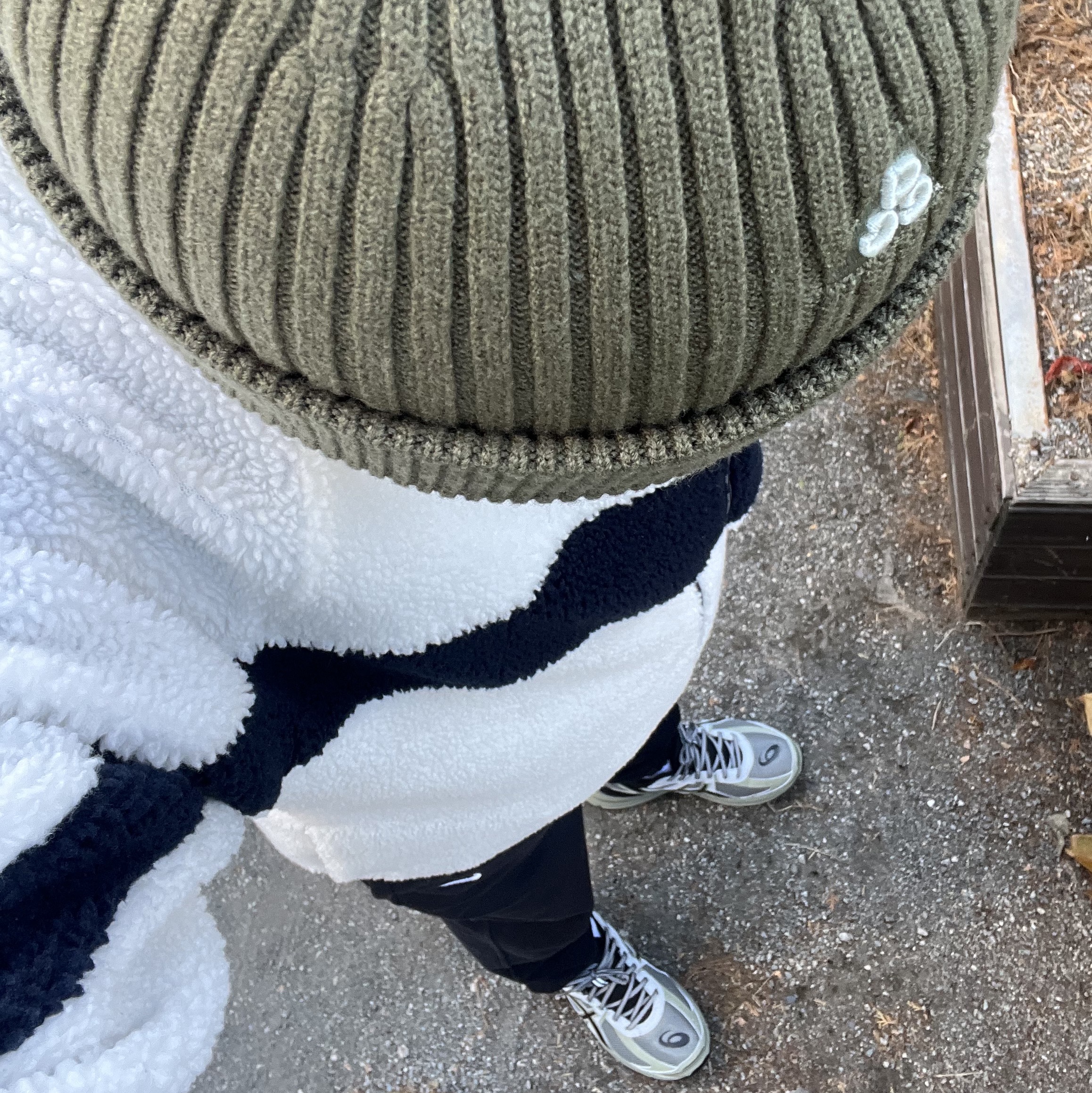Nike Big Swoosh Full Zip Jacket White Navy, Nike NRG Solo Swoosh Fleece Pants Black - US/EU 착용 스타일