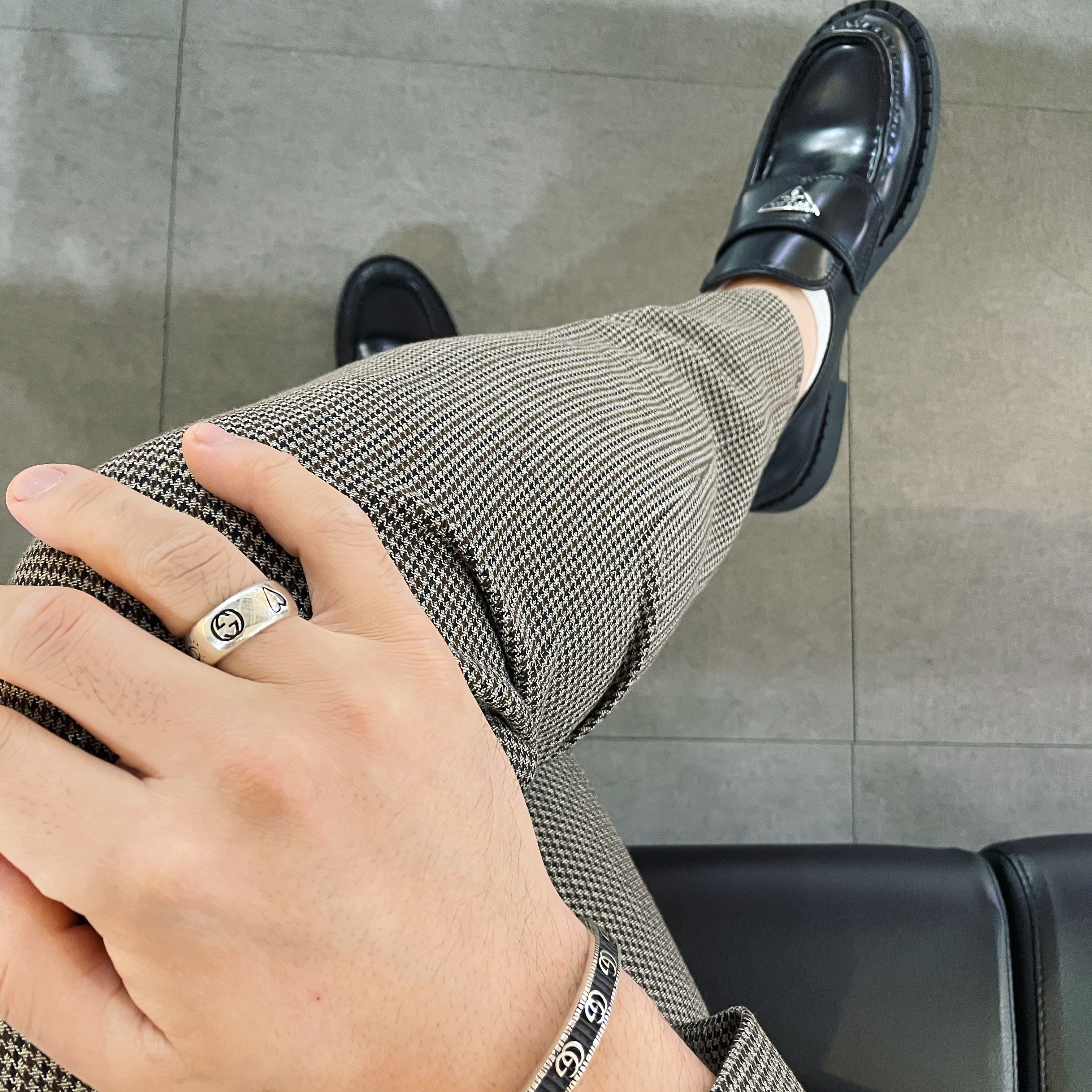 Prada Chocolate Brushed Leather Loafers Black 착용 스타일