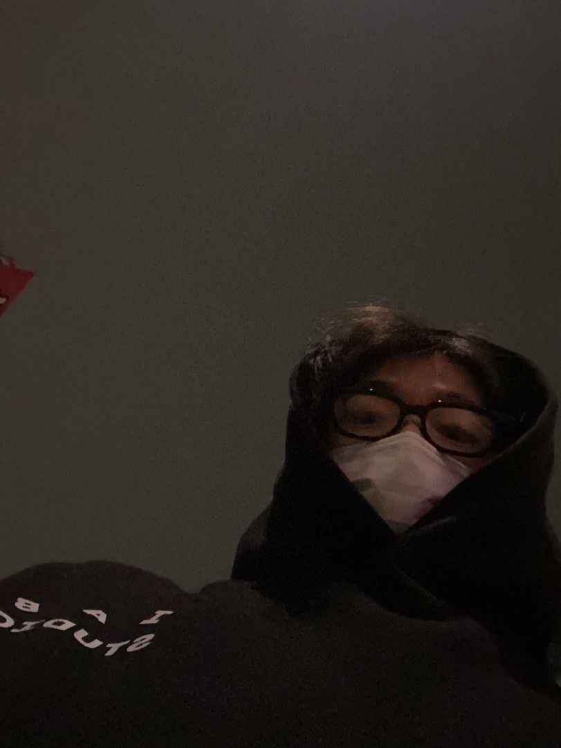 IAB Studio Hoodie Black White 착용 스타일 - 2
