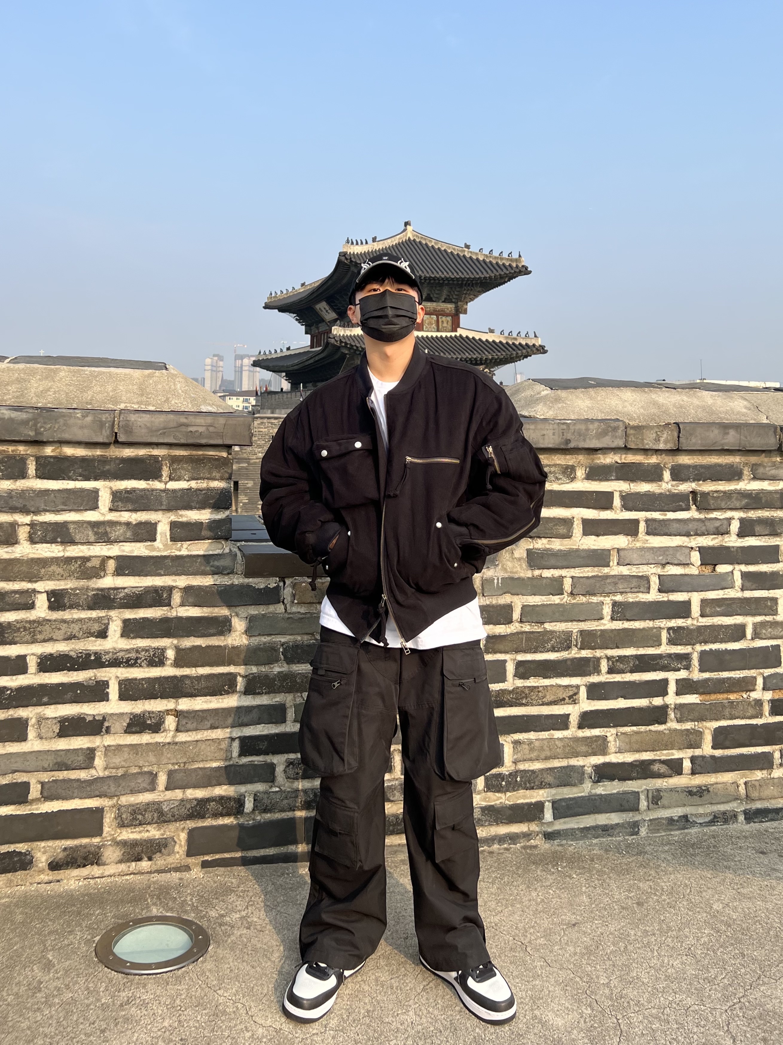 Yeezy Gap Engineered By Balenciaga Flame Cap Black 착용 스타일 - 2