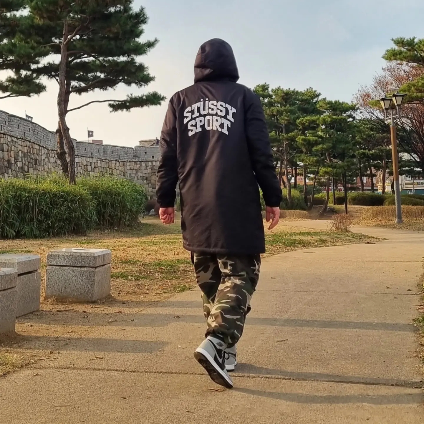 Jordan 1 Retro High OG Shadow 2.0, Supreme Camo Grid Velvet Camp Cap Black Camo - 22FW 착용 스타일 - 3