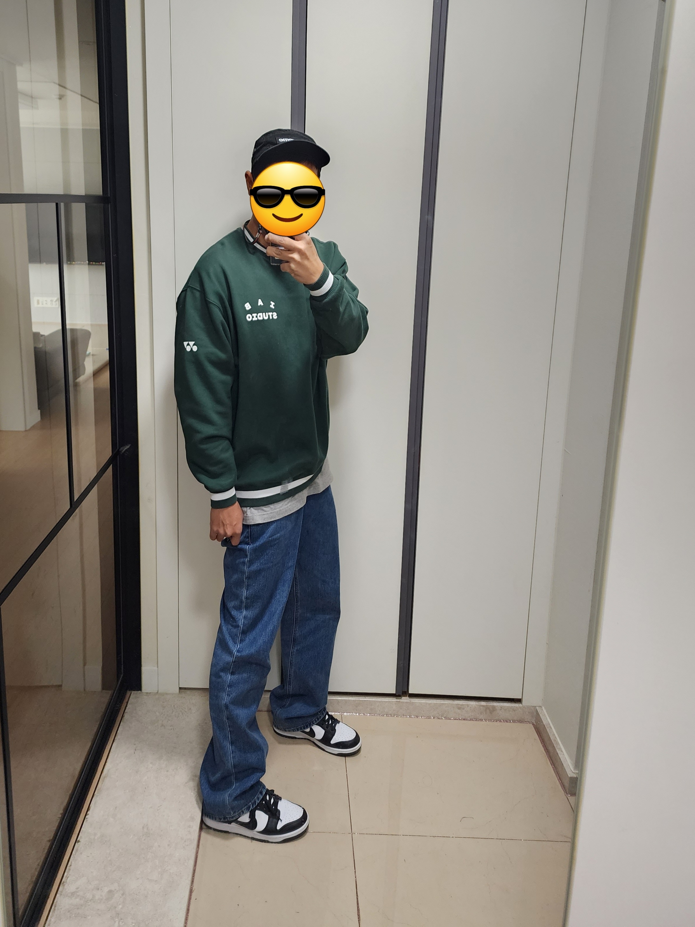 IAB Studio x Yonex Sweatshirt Green, Nike Dunk Low Retro Black 착용 스타일 - 1