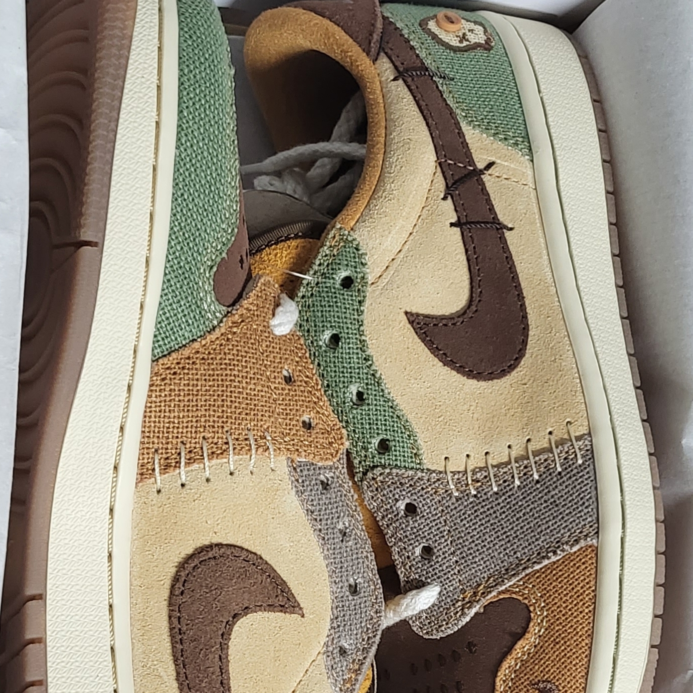 Jordan 1 x Zion Williamson Retro Low OG Flax and Oil Green 착용 스타일