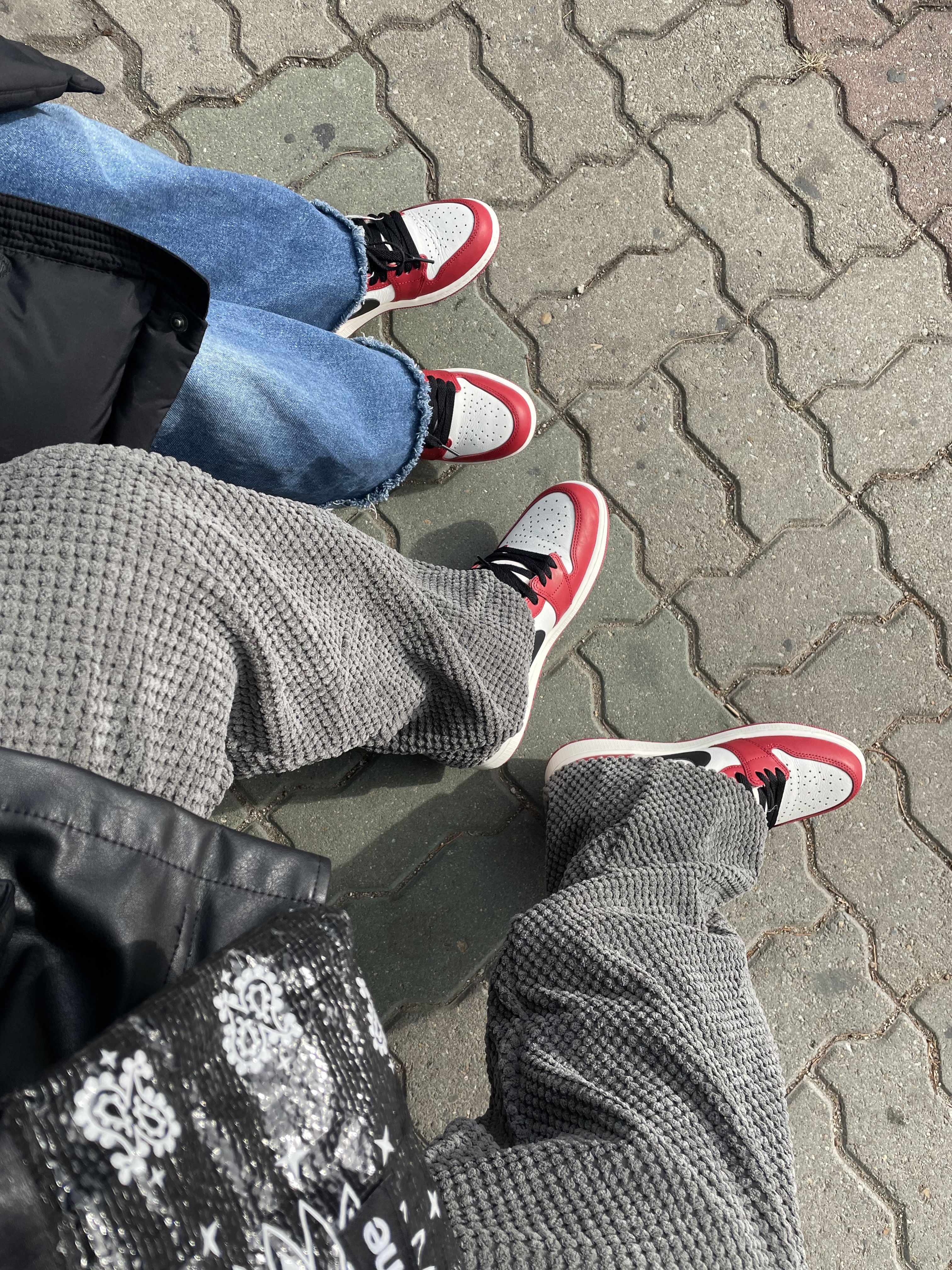 Jordan 1 Retro High OG Chicago 2022, (GS) Jordan 1 Retro High OG Chicago 2022 착용 스타일 - 1