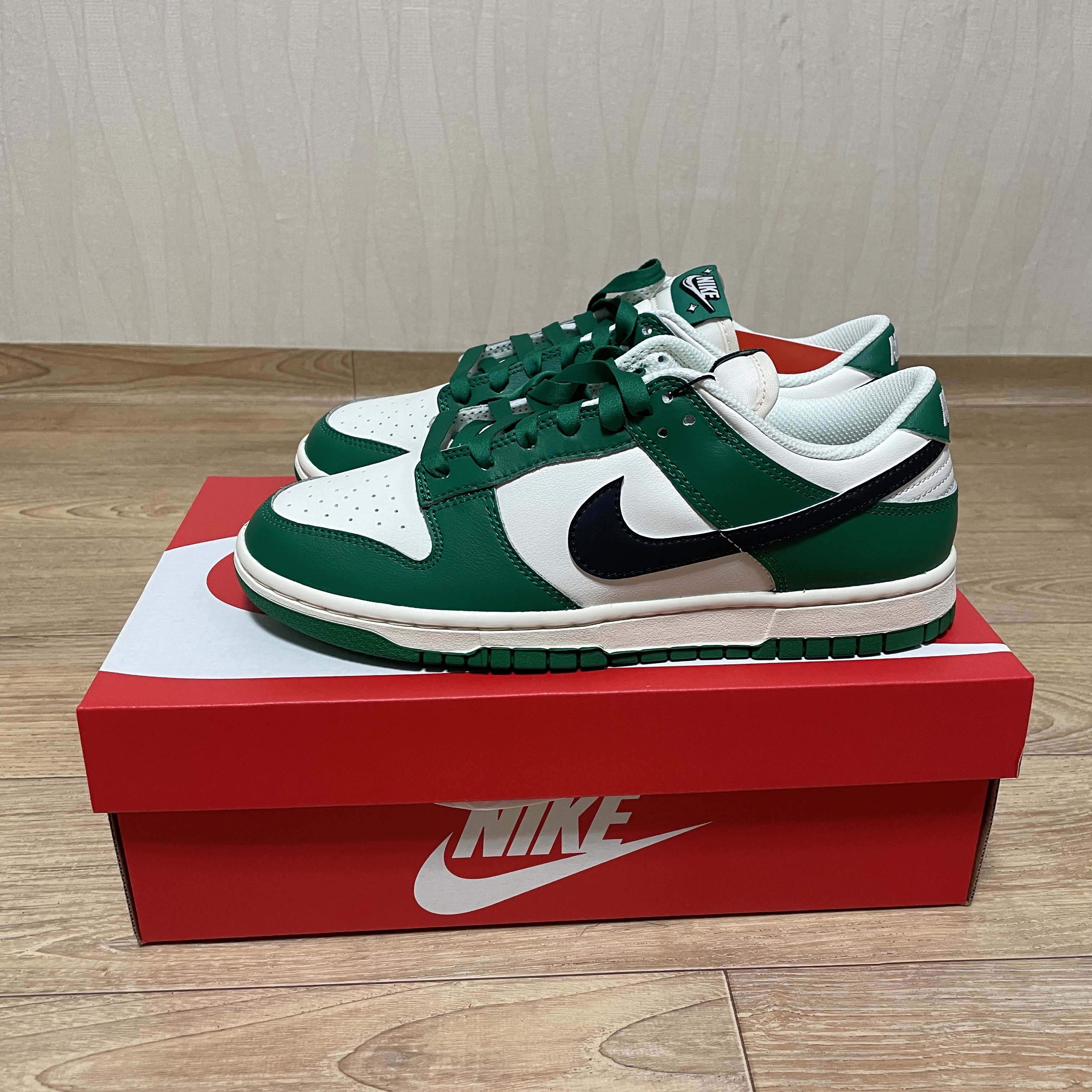 Nike Dunk Low Retro SE Jackpot Malachite 착용 스타일