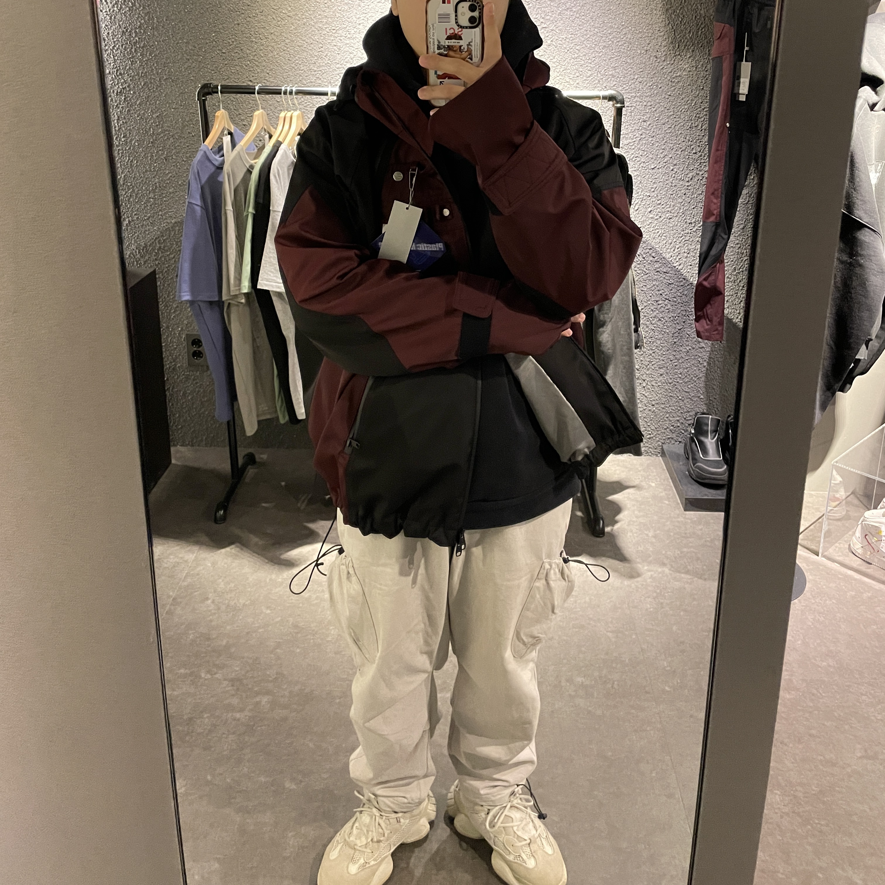 Undermycar Kame Multi Zip Turtle Shell Parka Hot Rod - 22FW, Adidas Yeezy 500 Blush 2018 착용 스타일