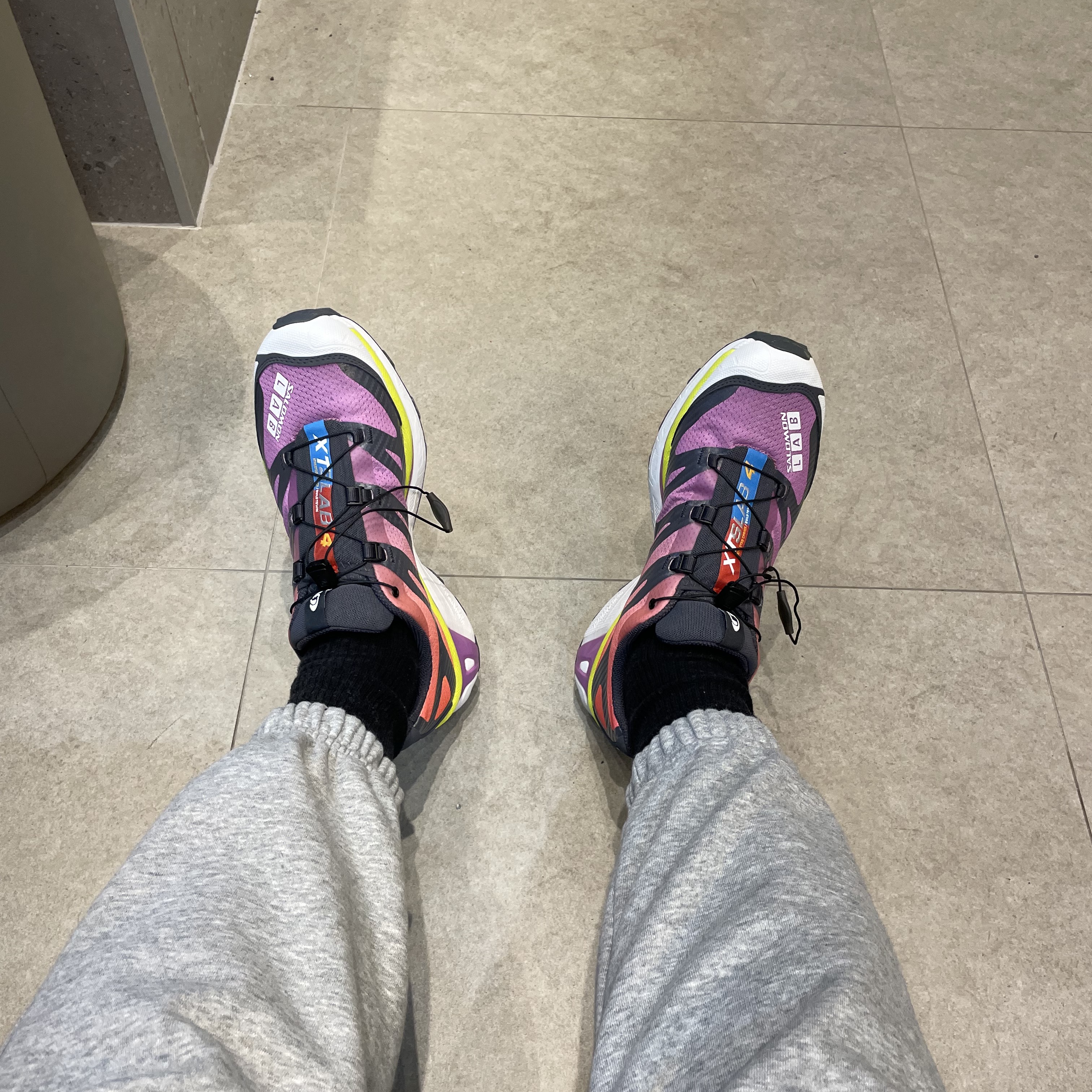 Salomon XT-4 ADV Mulberry 착용 스타일 - 1