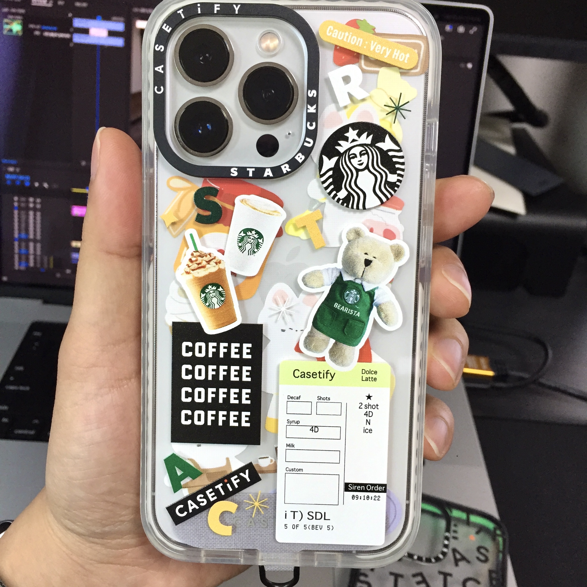 Casetify x Starbucks Icon Impact iPhone Case Clear 착용 스타일 - 1
