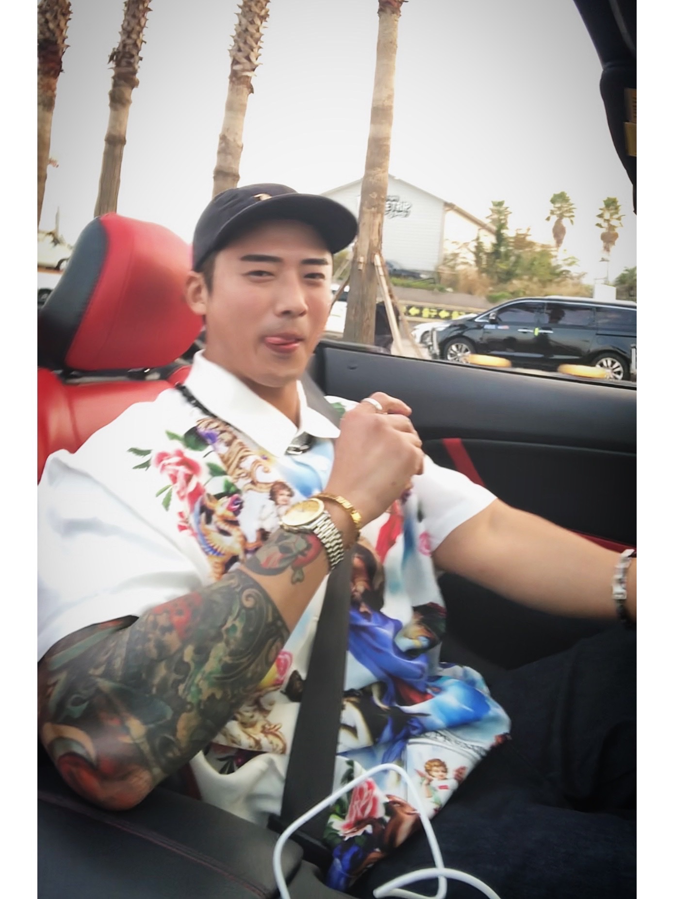 Supreme Heavenly Silk Polo White - 22FW, Louis Vuitton Monogram Chain Necklace Silver 착용 스타일 - 1
