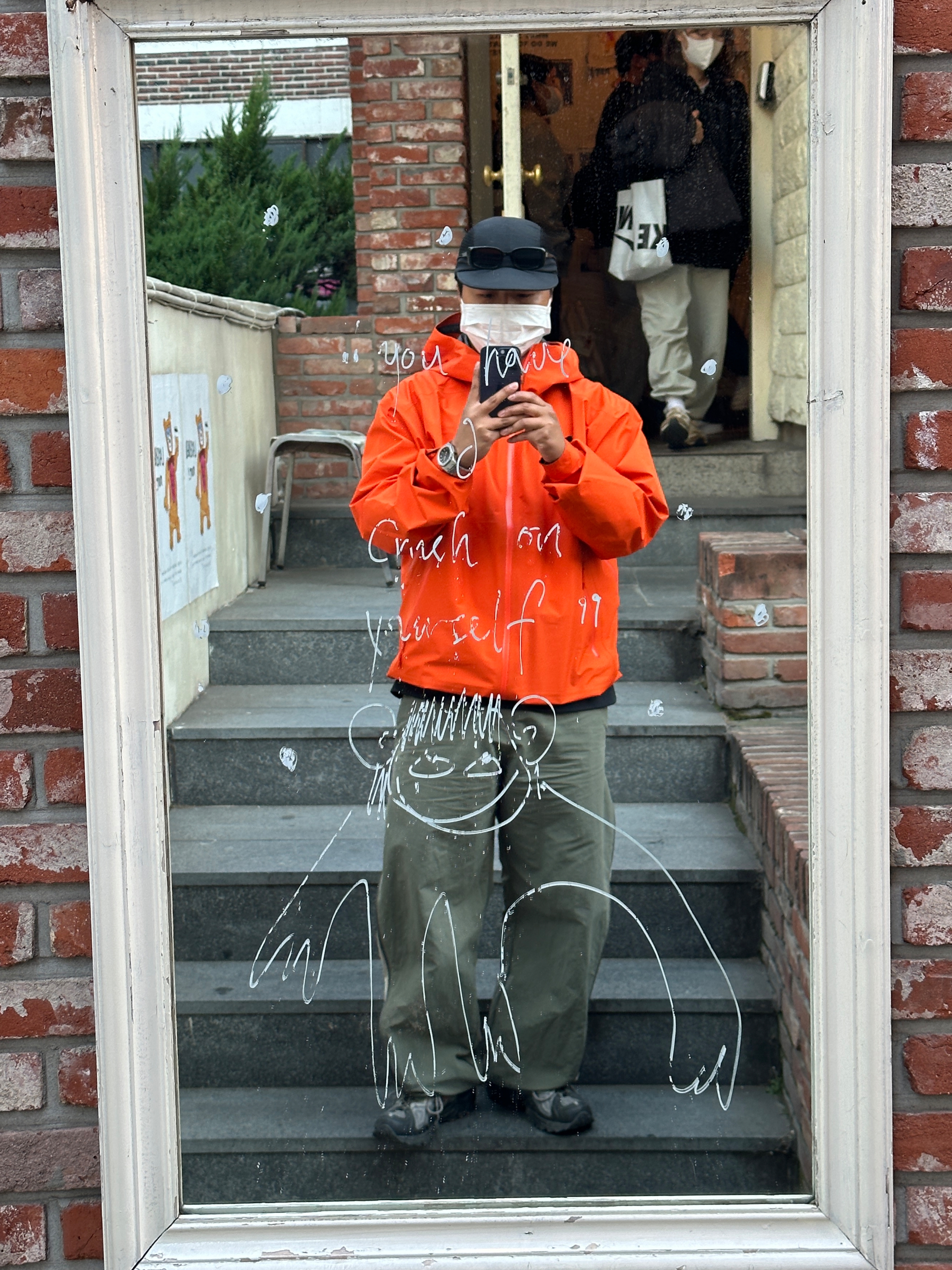 Apple iPhone 14 Pro 128GB Space Black (Korean Ver.), Arc'teryx Beta LT Jacket Phenom 착용 스타일 - 2
