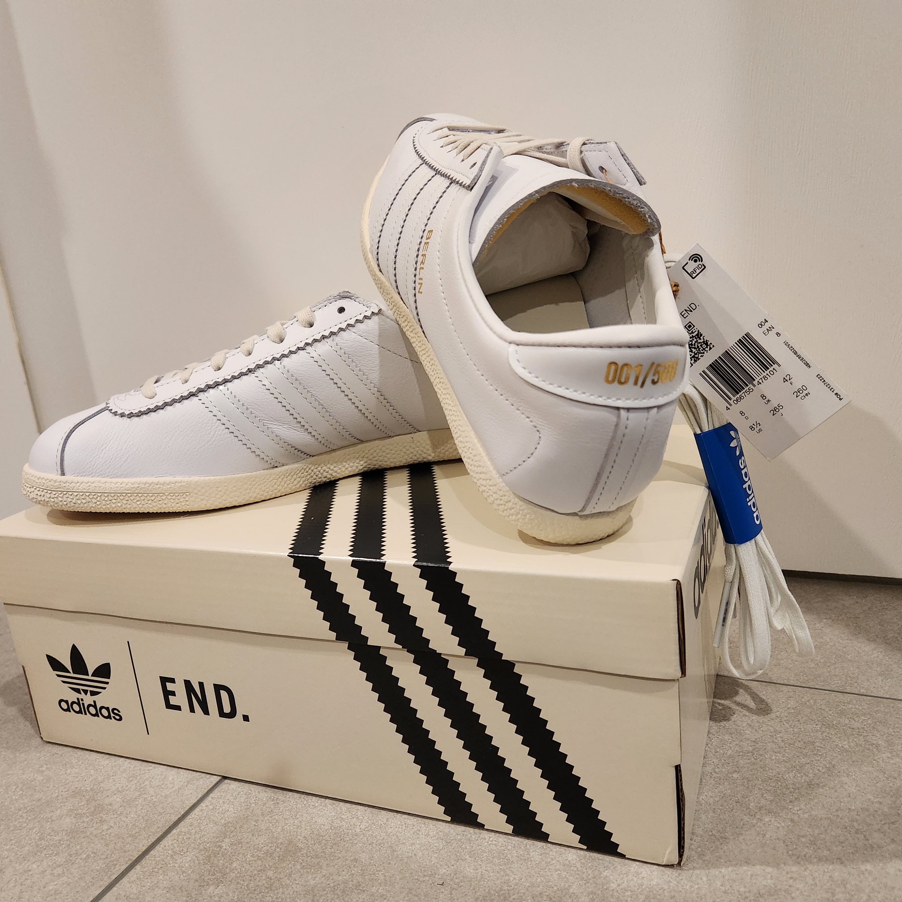Adidas x END. Berlin MIG White 착용 스타일 - 2