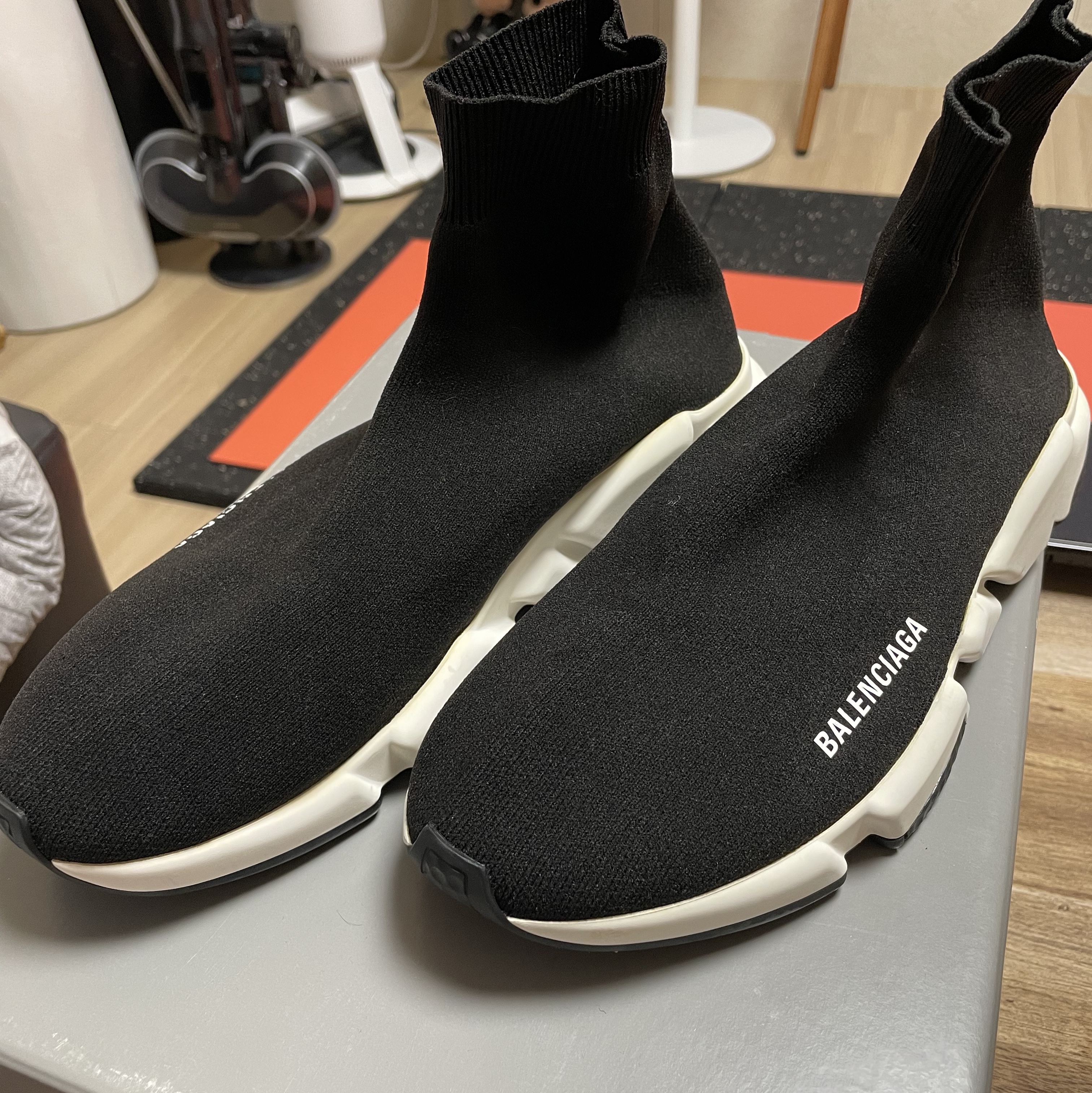 Balenciaga Speed Trainer Black White 2018 착용 스타일