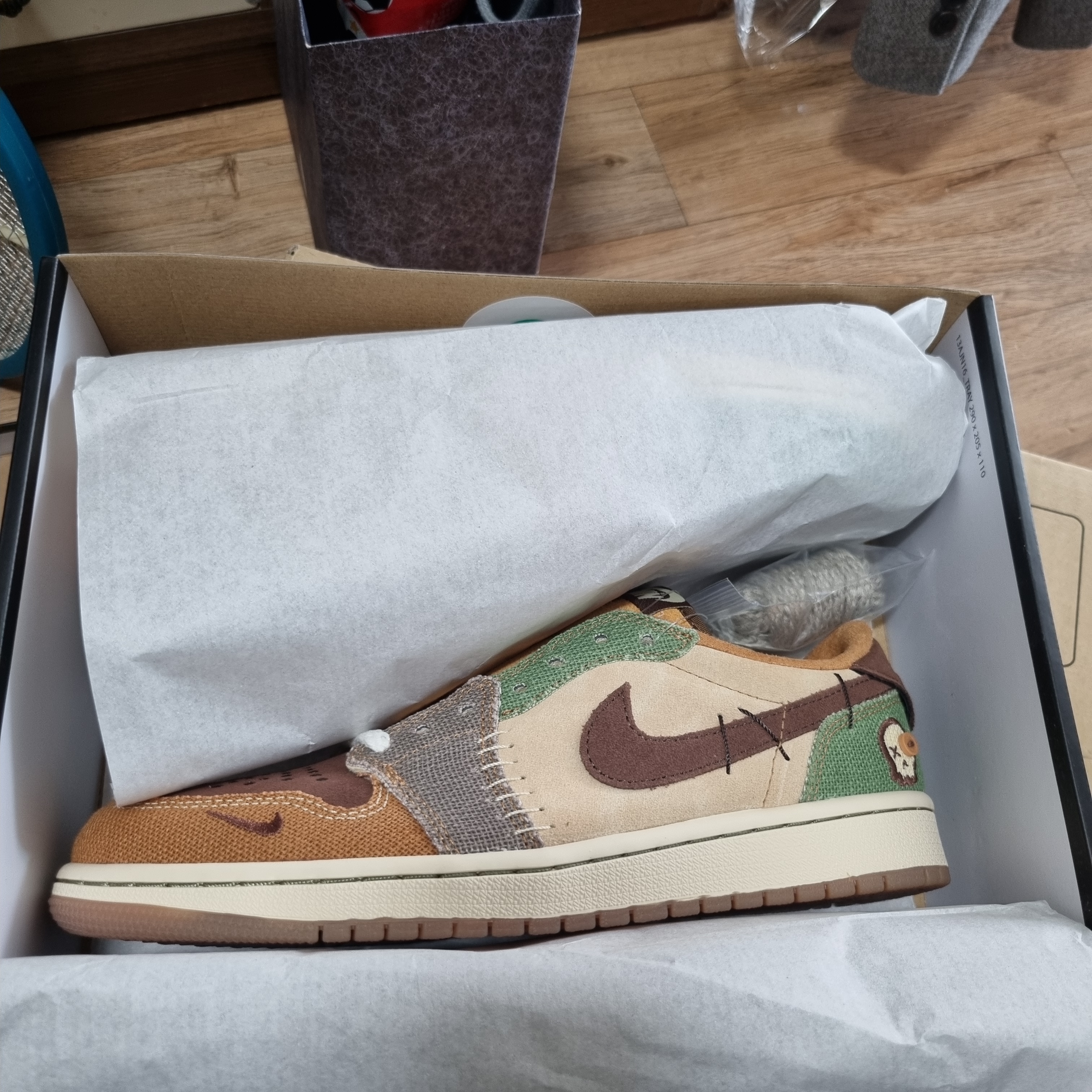 Jordan 1 x Zion Williamson Retro Low OG Flax and Oil Green 착용 스타일