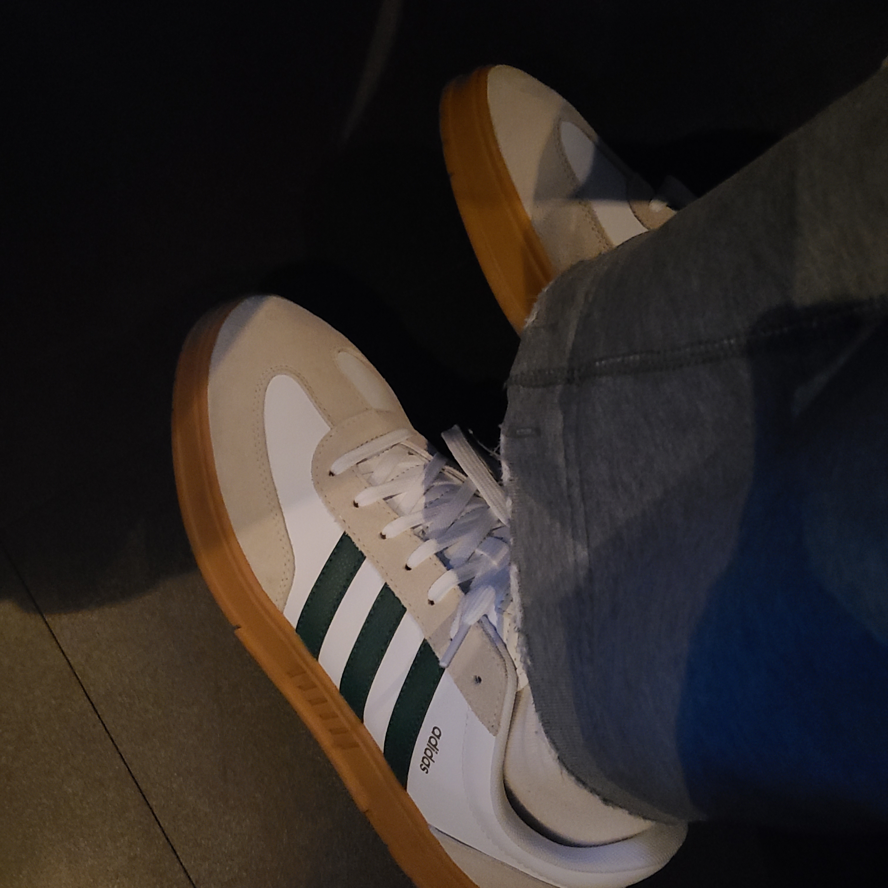 Adidas Gradas Collegiate Green 착용 스타일