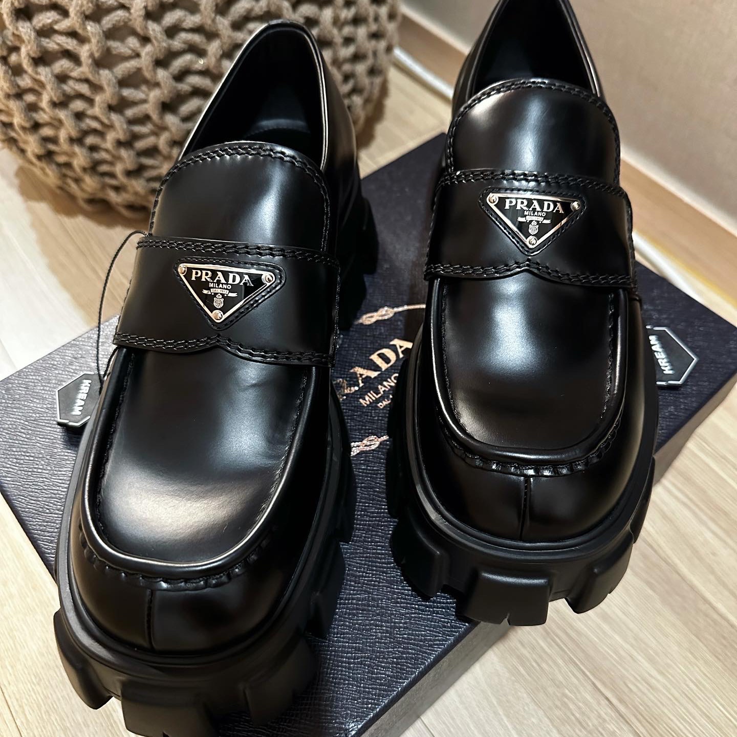 Prada Monolith Brushed Leather Loafers Black, Nike x Peaceminusone Kwondo1 White 착용 스타일 - 2