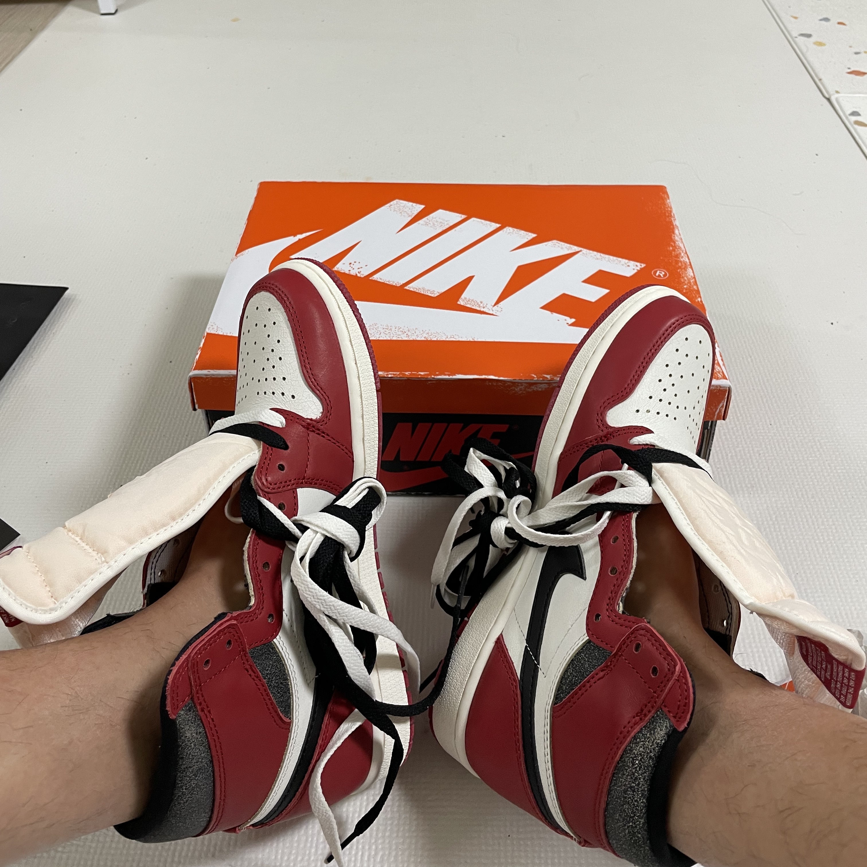 Jordan 1 Retro High OG Chicago 2022 착용 스타일 - 4