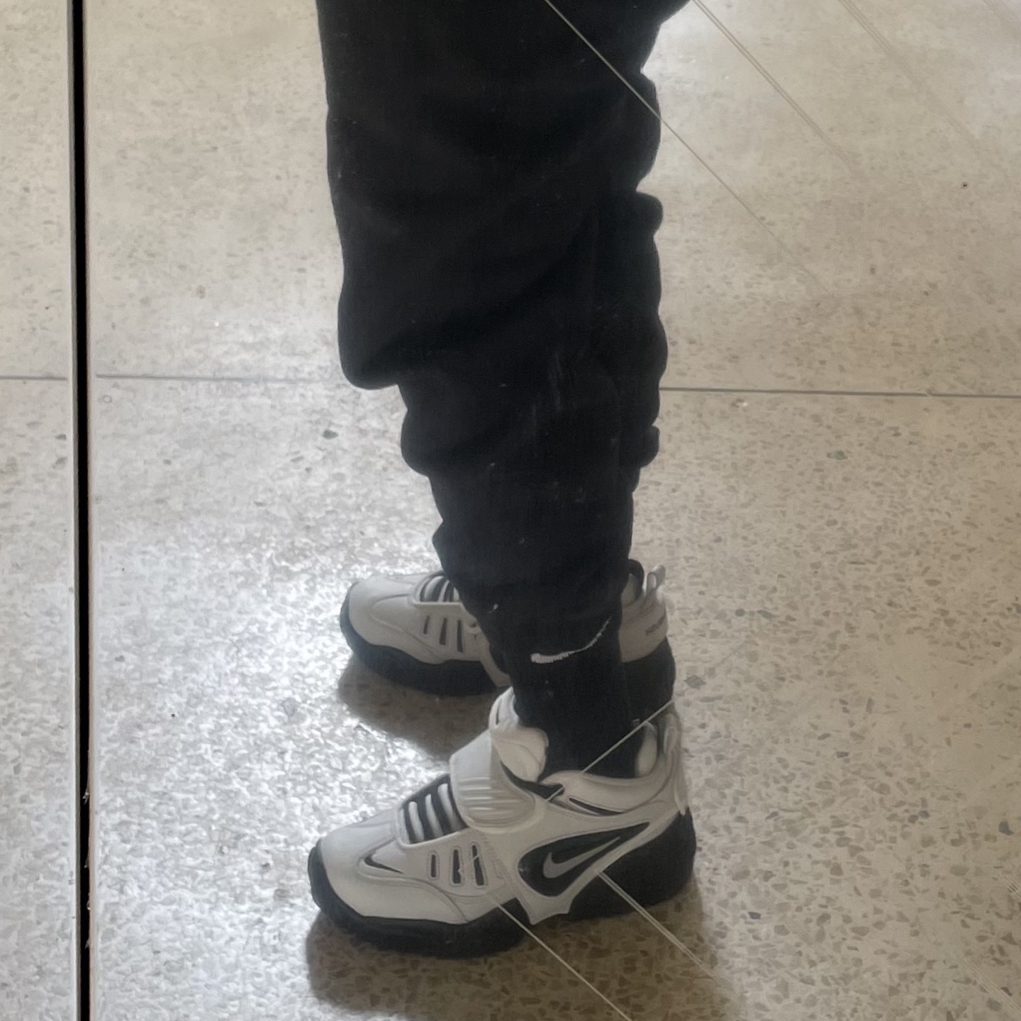 Nike x Ambush Air Adjust Force SP Summit White and Black 착용 스타일 - 2