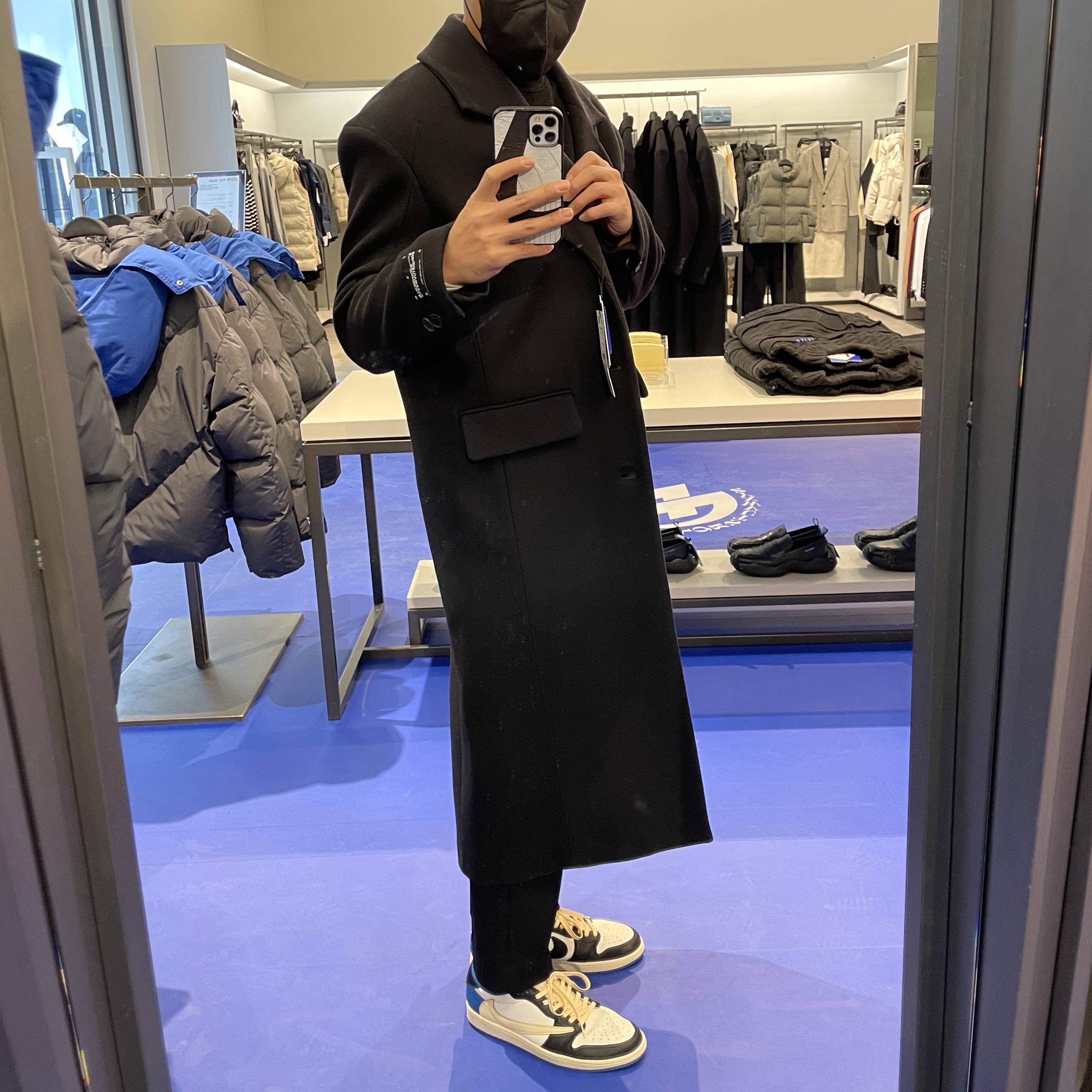 Zara x Ader Error Wool Blend Oversize Coat Black, Jordan 1 x Travis Scott x Fragment Retro Low OG SP Military Blue 착용 스타일 - 2