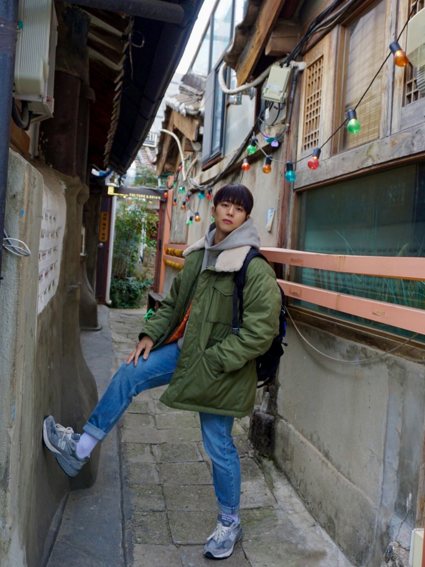 Essentials The Core Collection Hoodie Dark Oatmeal, New Balance 993 Made in USA Grey - D Standard 착용 스타일