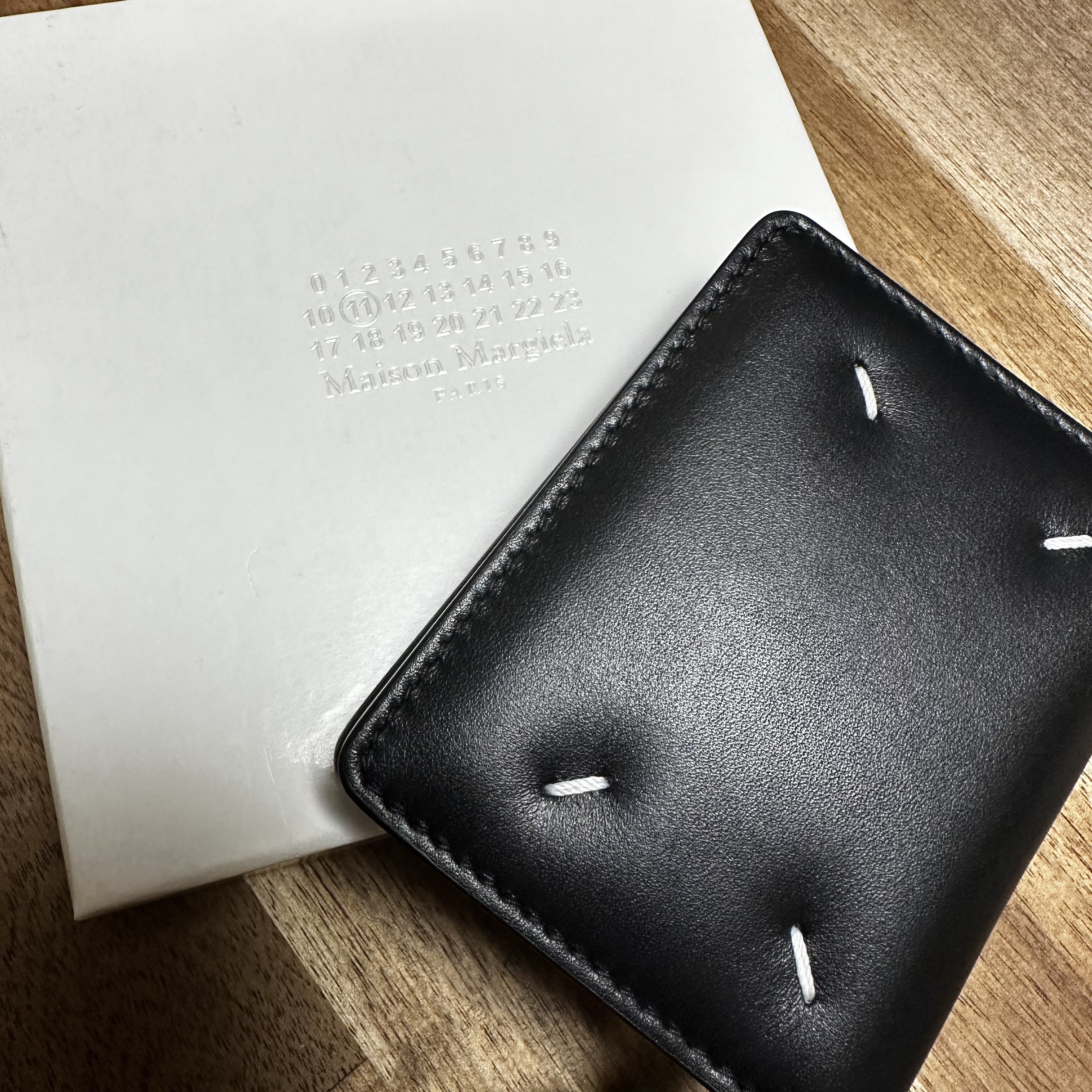 Maison Margiela Keyring Wallet Black, Maison Margiela Keyring Calfskin Wallet Black 착용 스타일