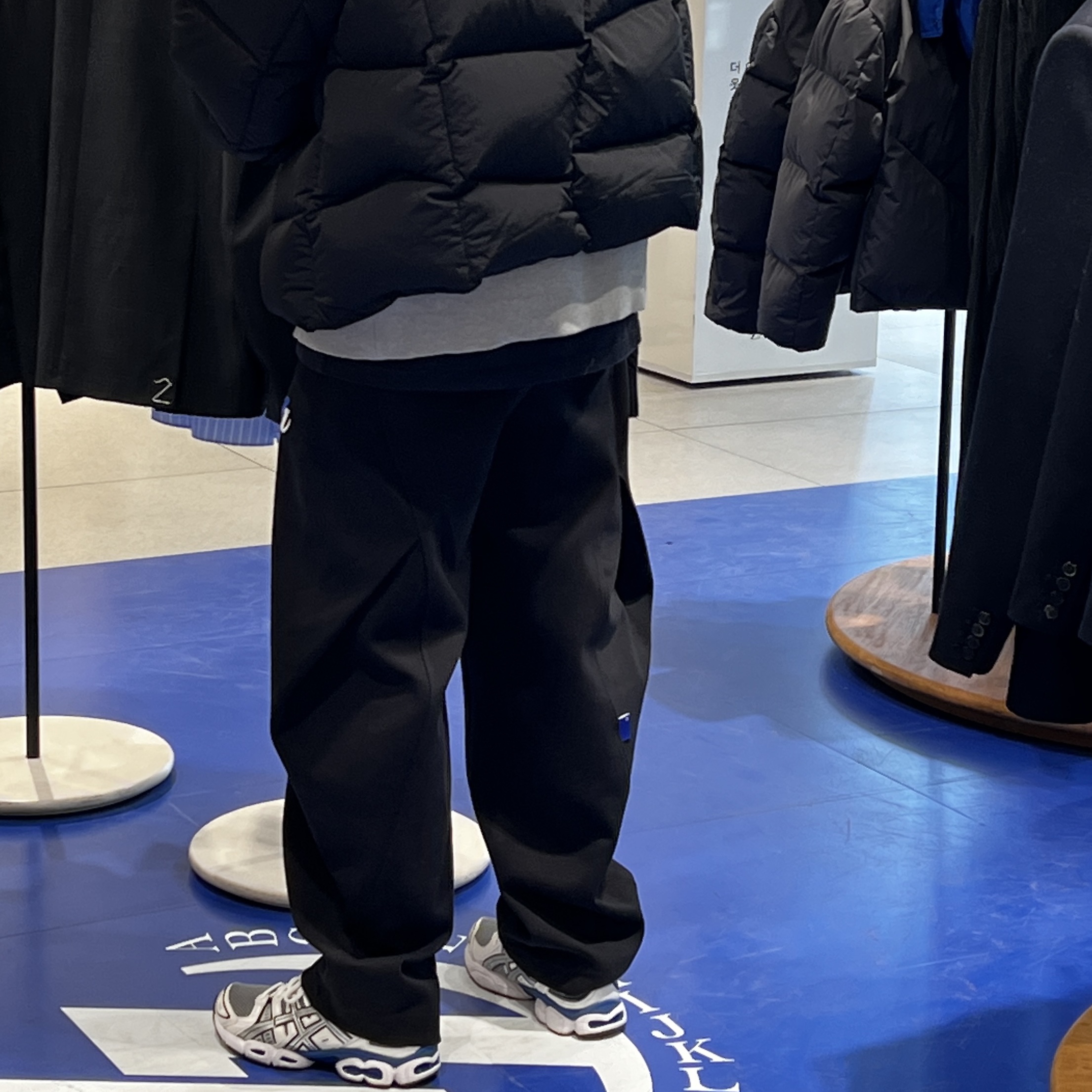 Zara x Ader Error Puffer Jacket Black, Zara x Ader Error Jogger Pants Black 착용 스타일 - 2