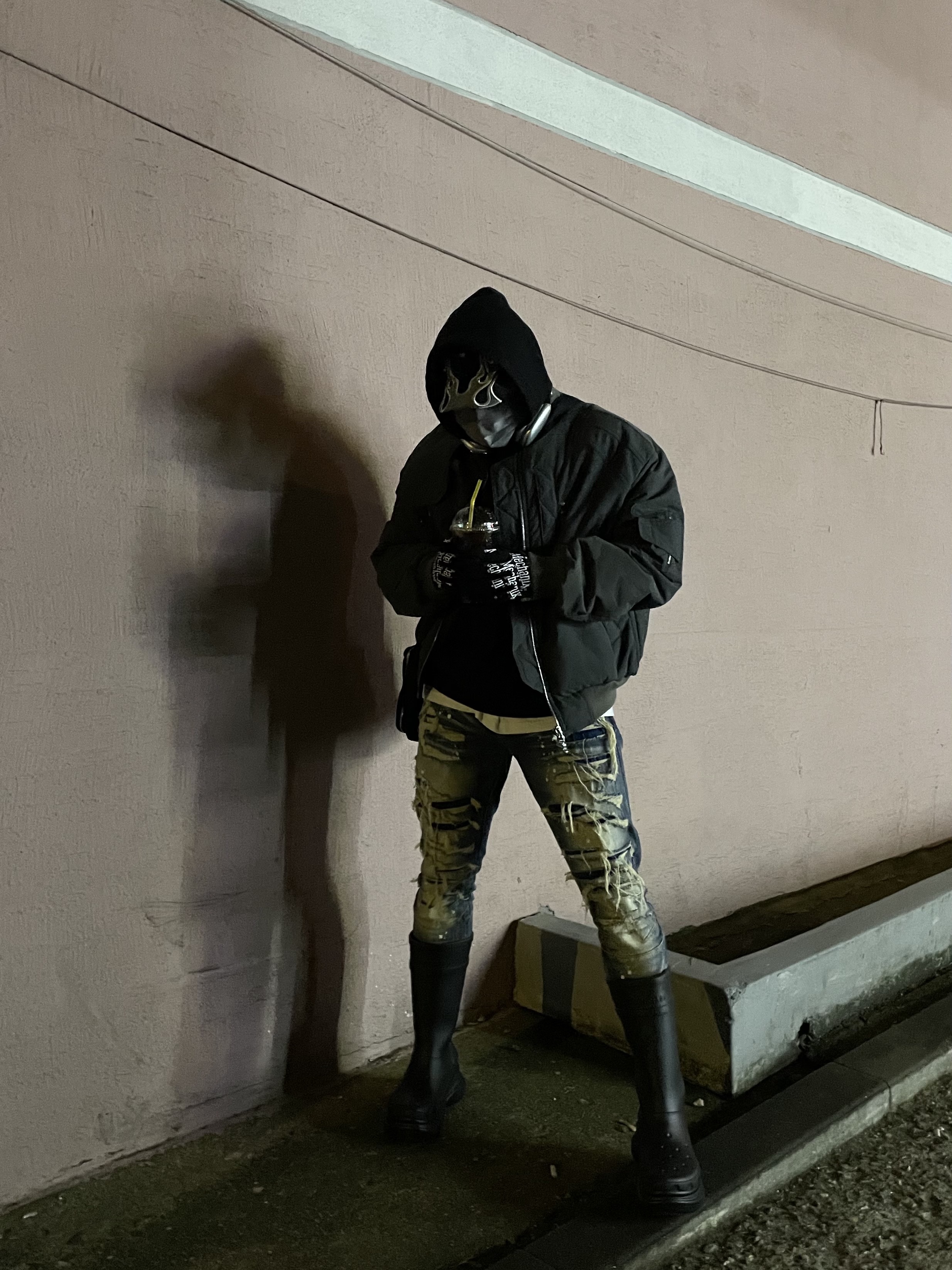 Balenciaga x Crocs Rubber Boot Black, Undermycar Ababell Multi Flap Oversized Bomber Balsam Green - 22SS 착용 스타일 - 4