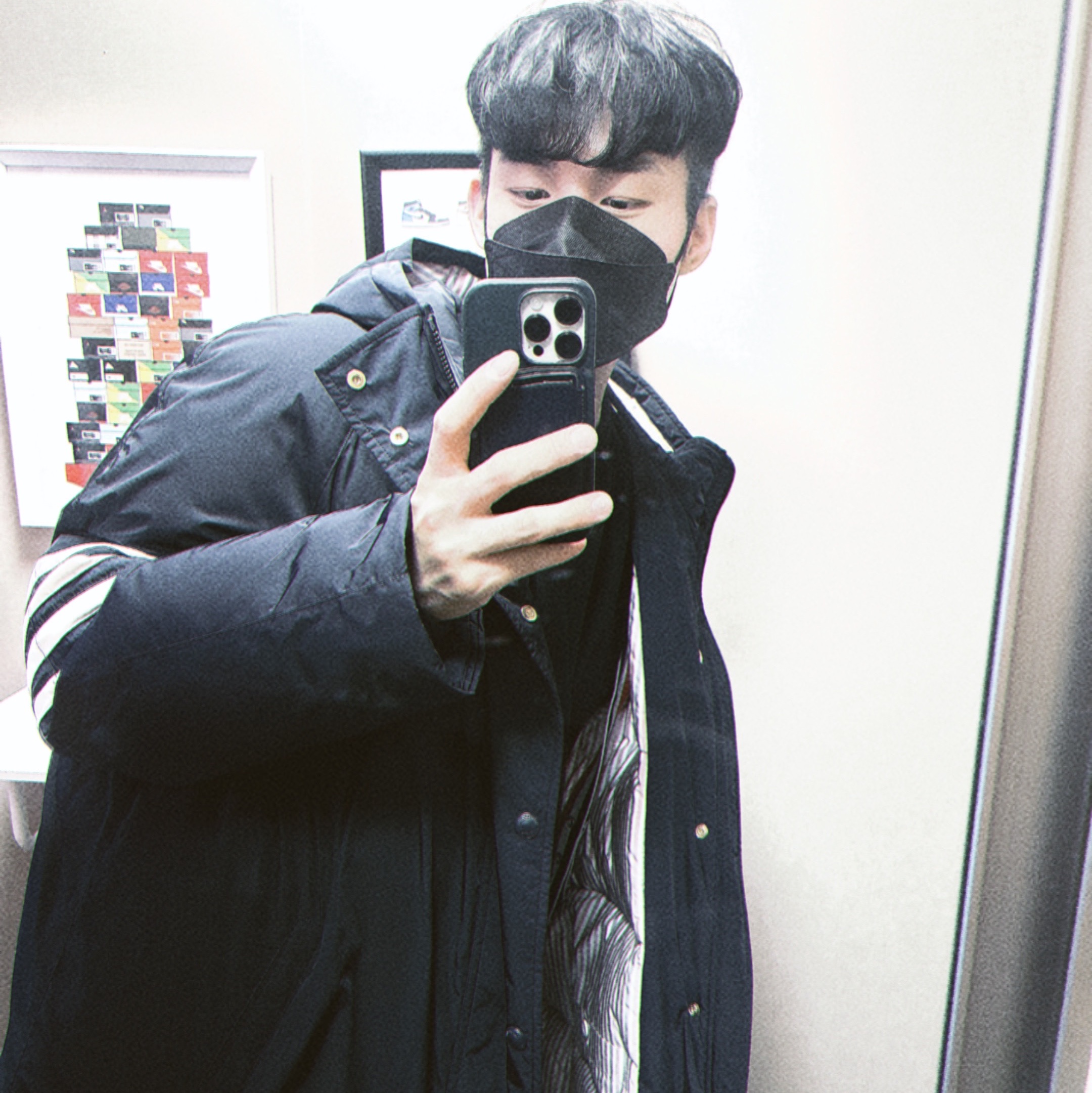 Thom Browne Poly Twill Downfill Hooded Football 4-Bar Parka Navy 착용 스타일 - 1
