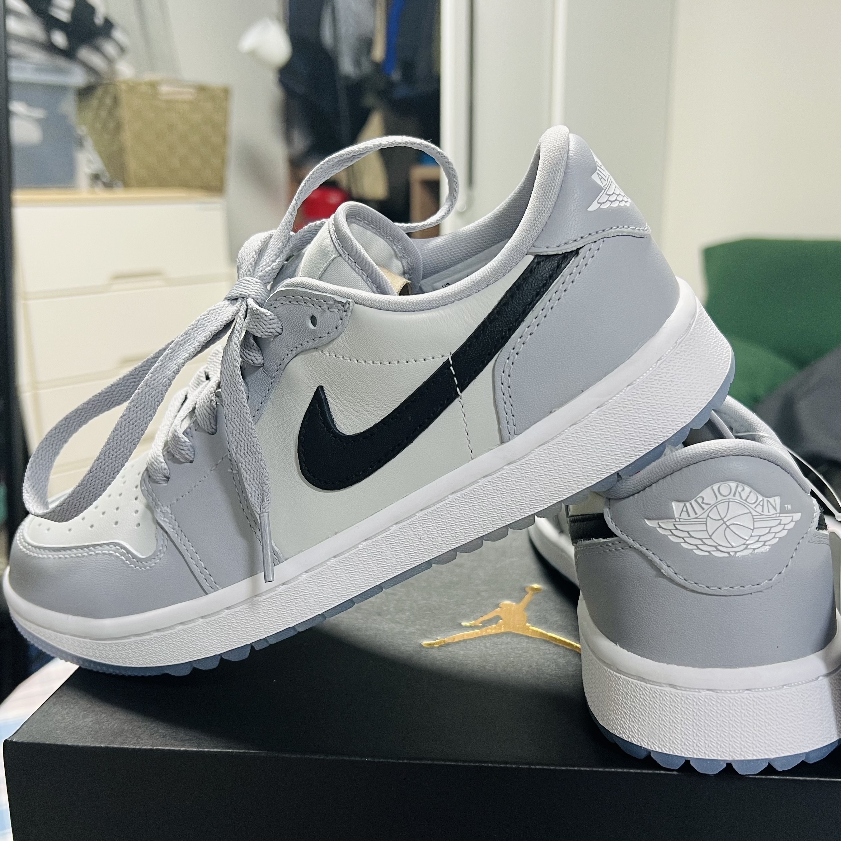 Jordan 1 Low Golf Wolf Grey 착용 스타일 - 1